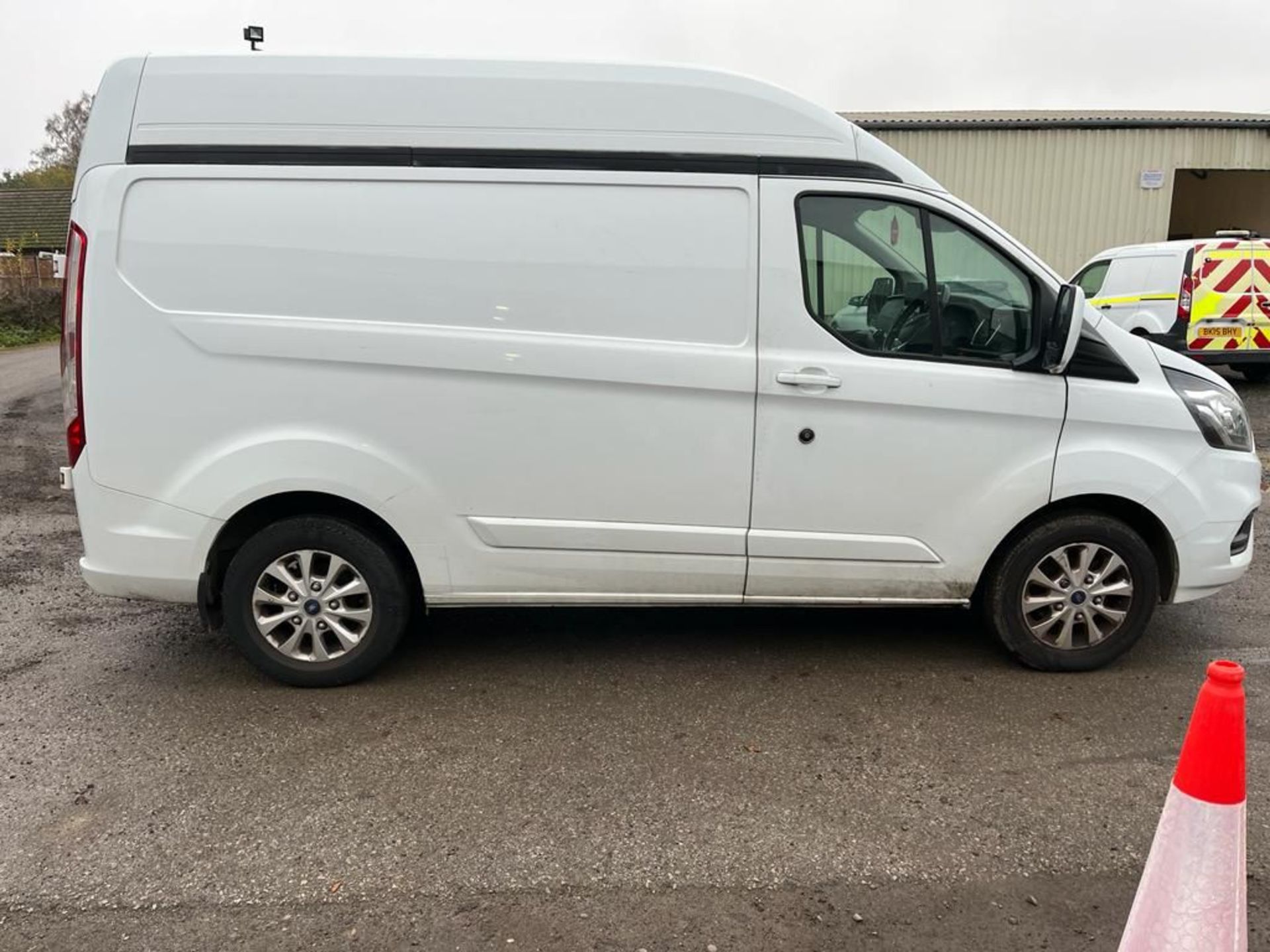 2019 19 ford Transit custom limited high roof - 87k miles - air con - alloy wheels - ply lined - Image 7 of 9