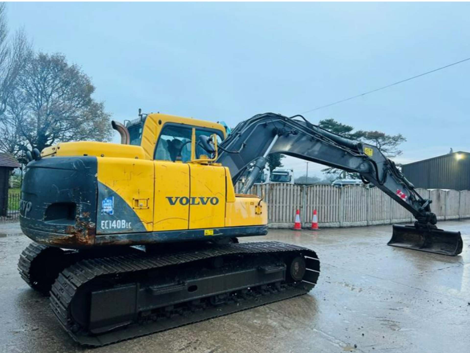 VOLVO EC140BLC TRACKED EXCAVATOR C/W QUICK HITCH & BUCKET - Image 7 of 10