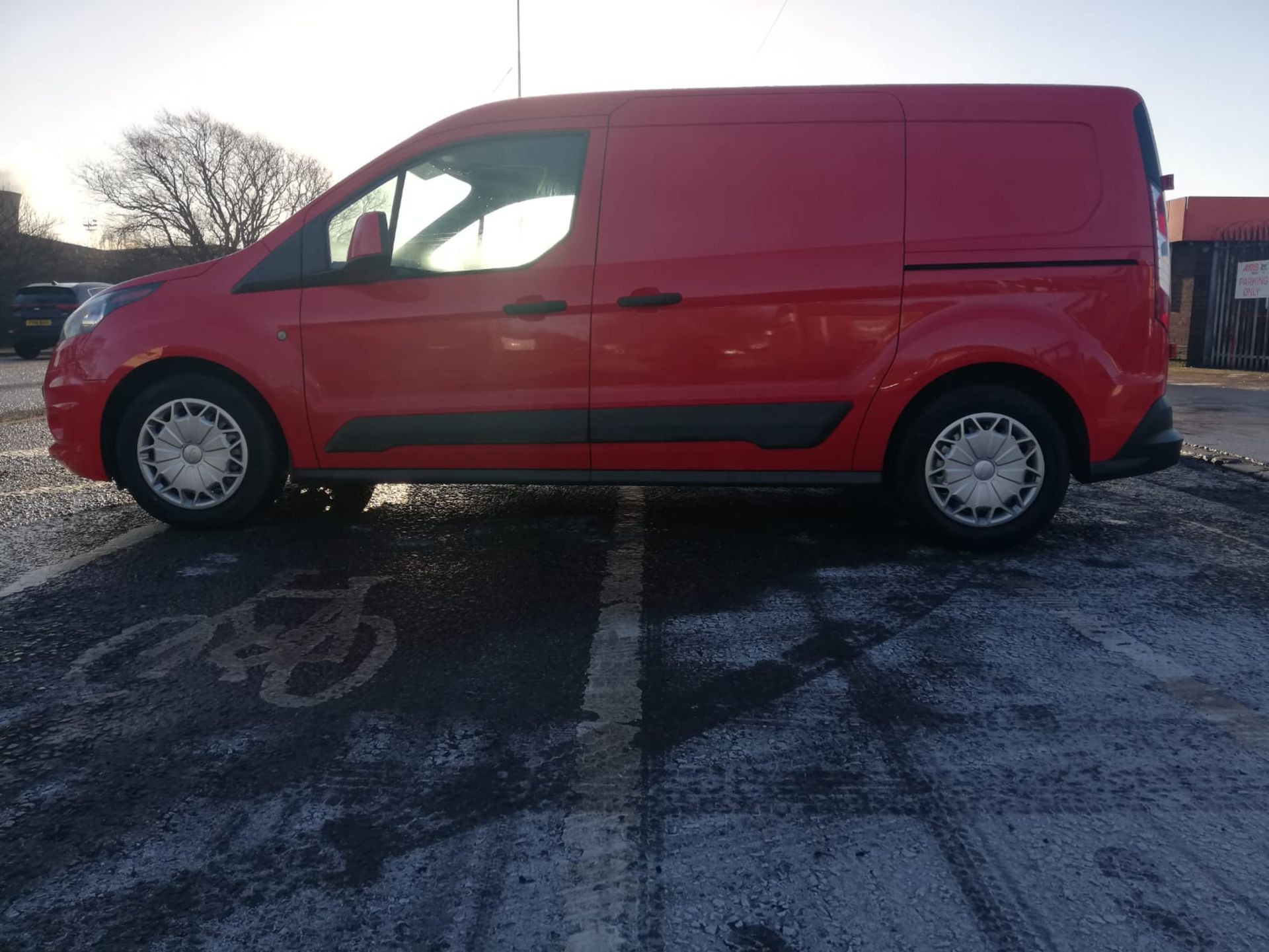 2016 16 ford Transit connect Lwb Red Panel van - Full service history - air con - YR16 BFP - Image 4 of 10