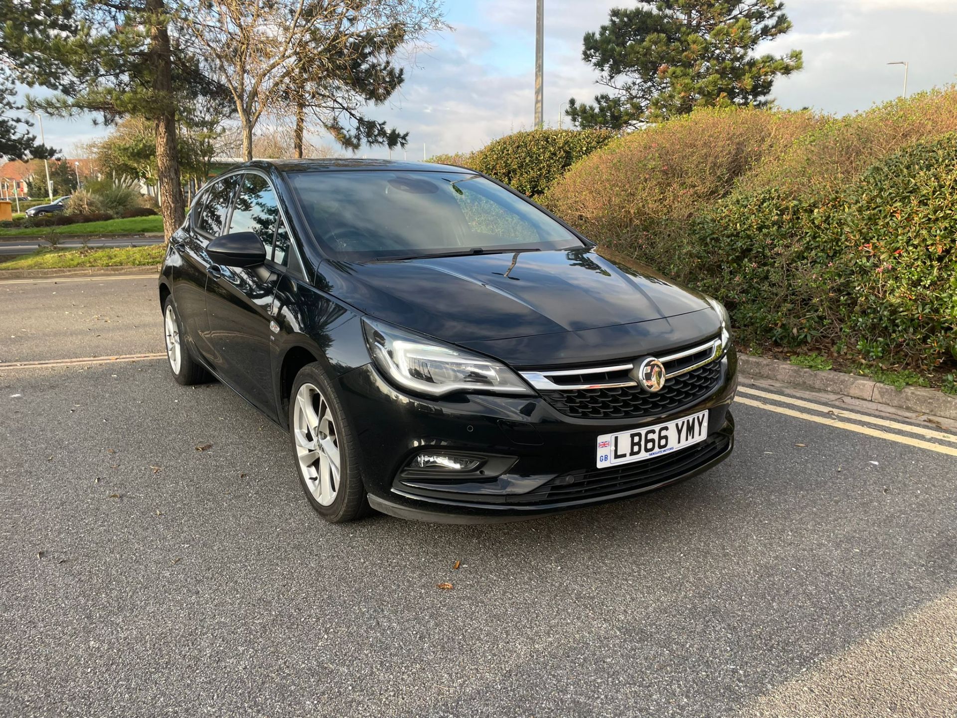 2016 Vauxhall Astra SRI 1.4T (150PS) Manual 6 speed in Black Hatchback - LB66 YMY