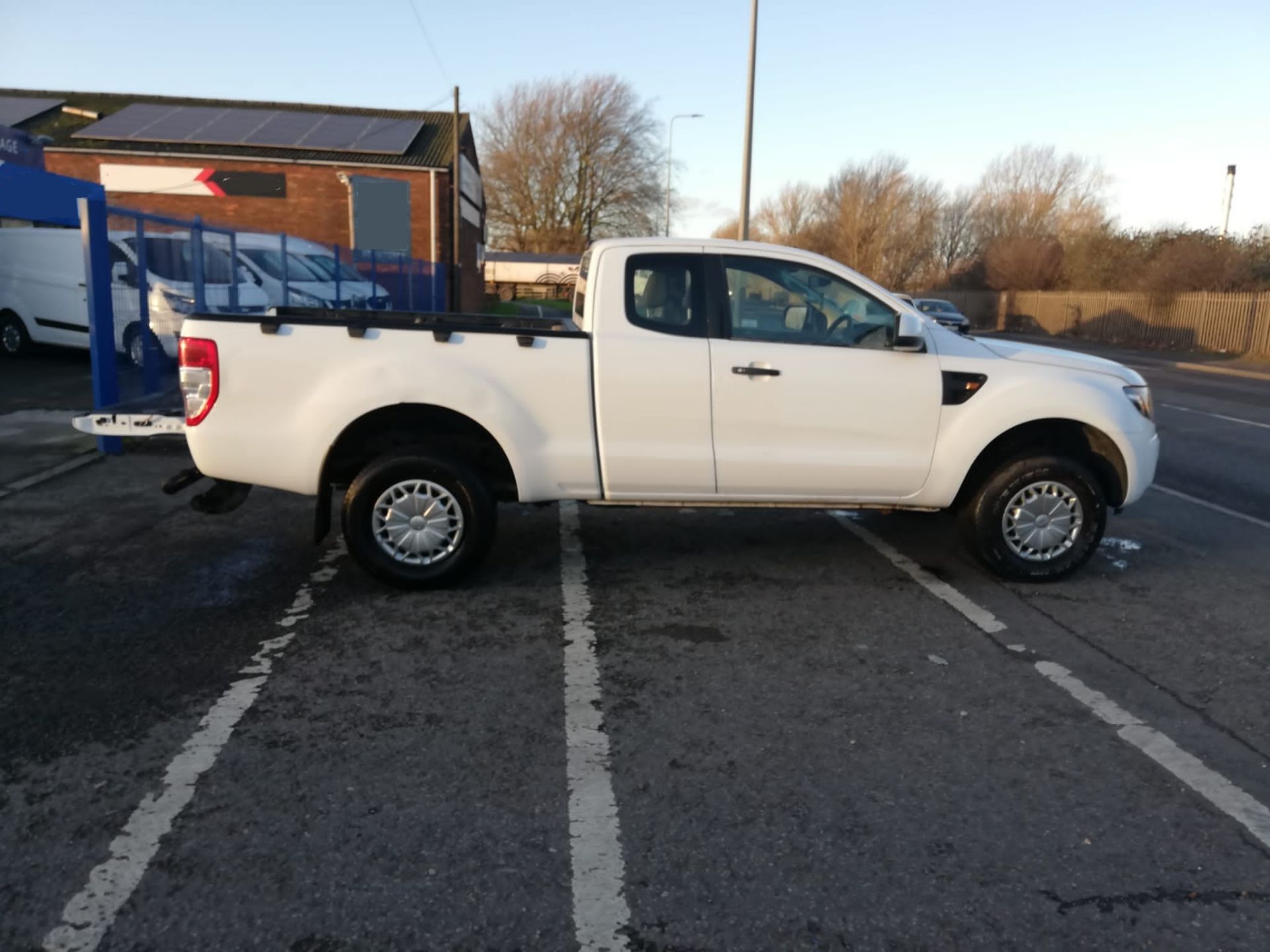 2013 63 ford ranger super cab white pick up - 62k miles - 4 seats - 2.2 diesel - KU63 LHT - Image 7 of 8