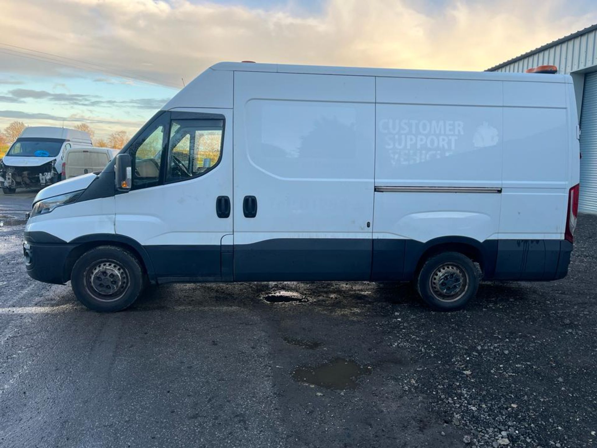 2017 Iveco daily mwb workshop van - Pto driven arc welder and 110v plug and 12v and 24v jump point - Image 4 of 11