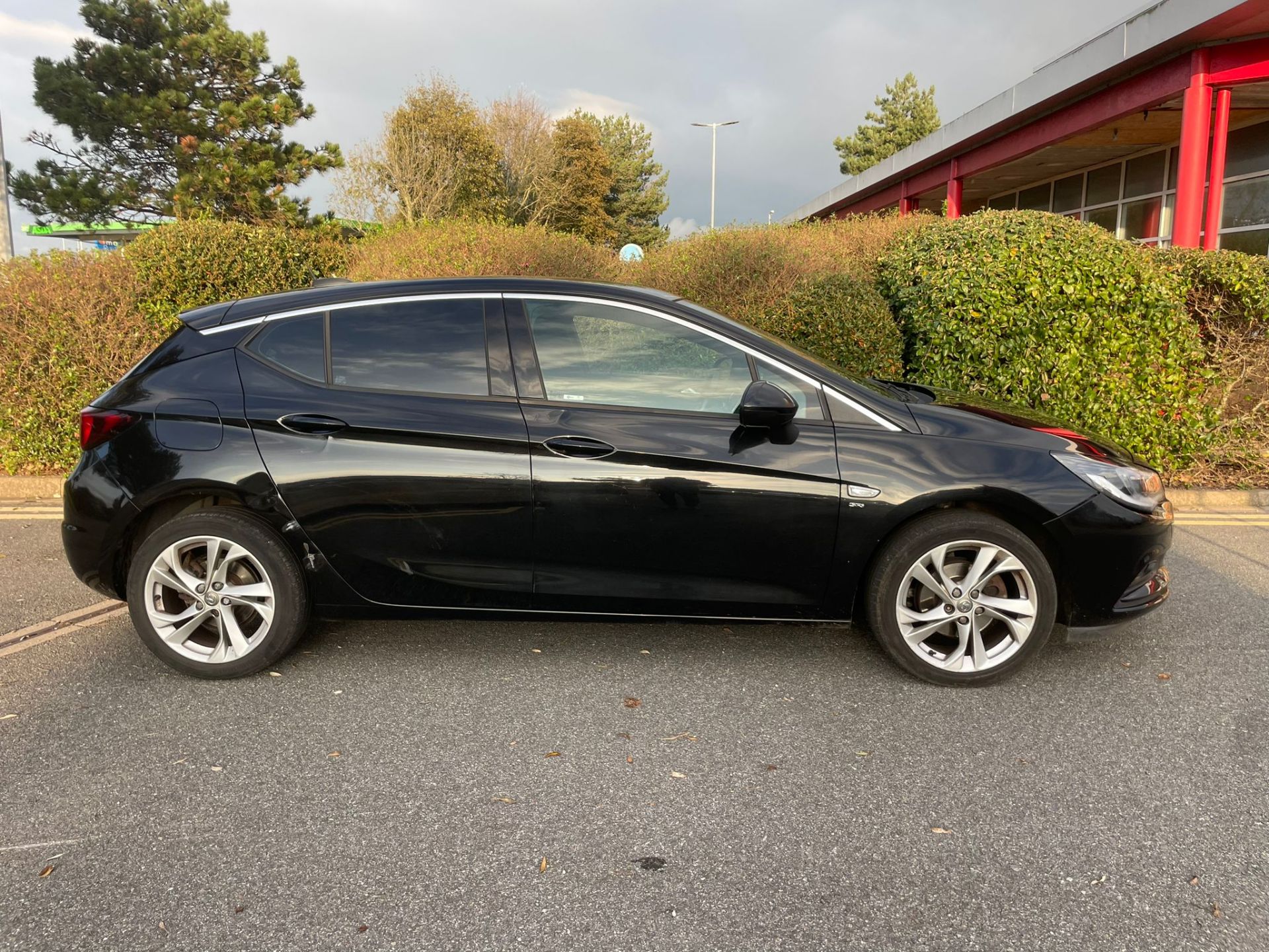 2016 Vauxhall Astra SRI 1.4T (150PS) Manual 6 speed in Black Hatchback - LB66 YMY - Image 7 of 17