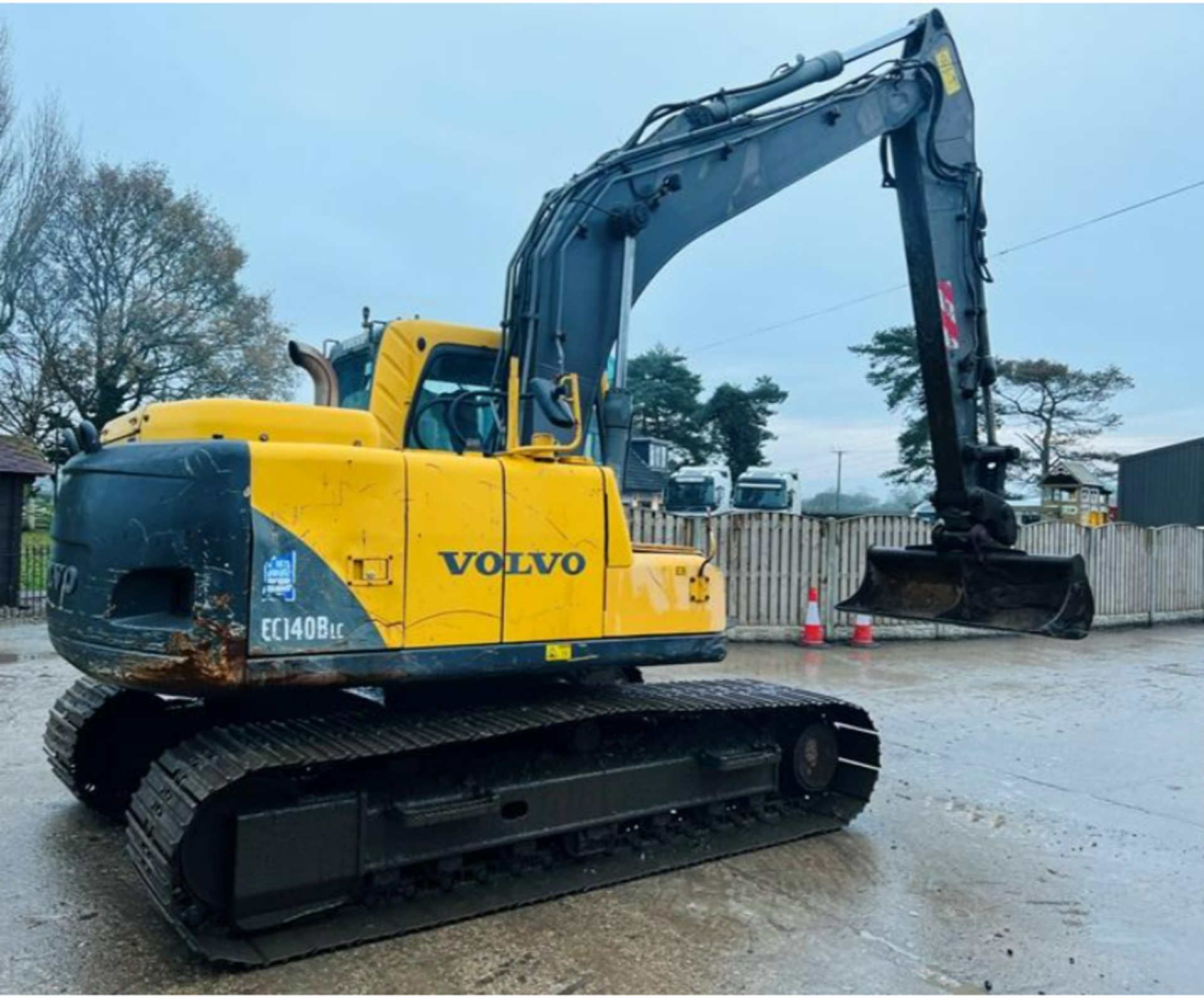 VOLVO EC140BLC TRACKED EXCAVATOR C/W QUICK HITCH & BUCKET - Image 6 of 10