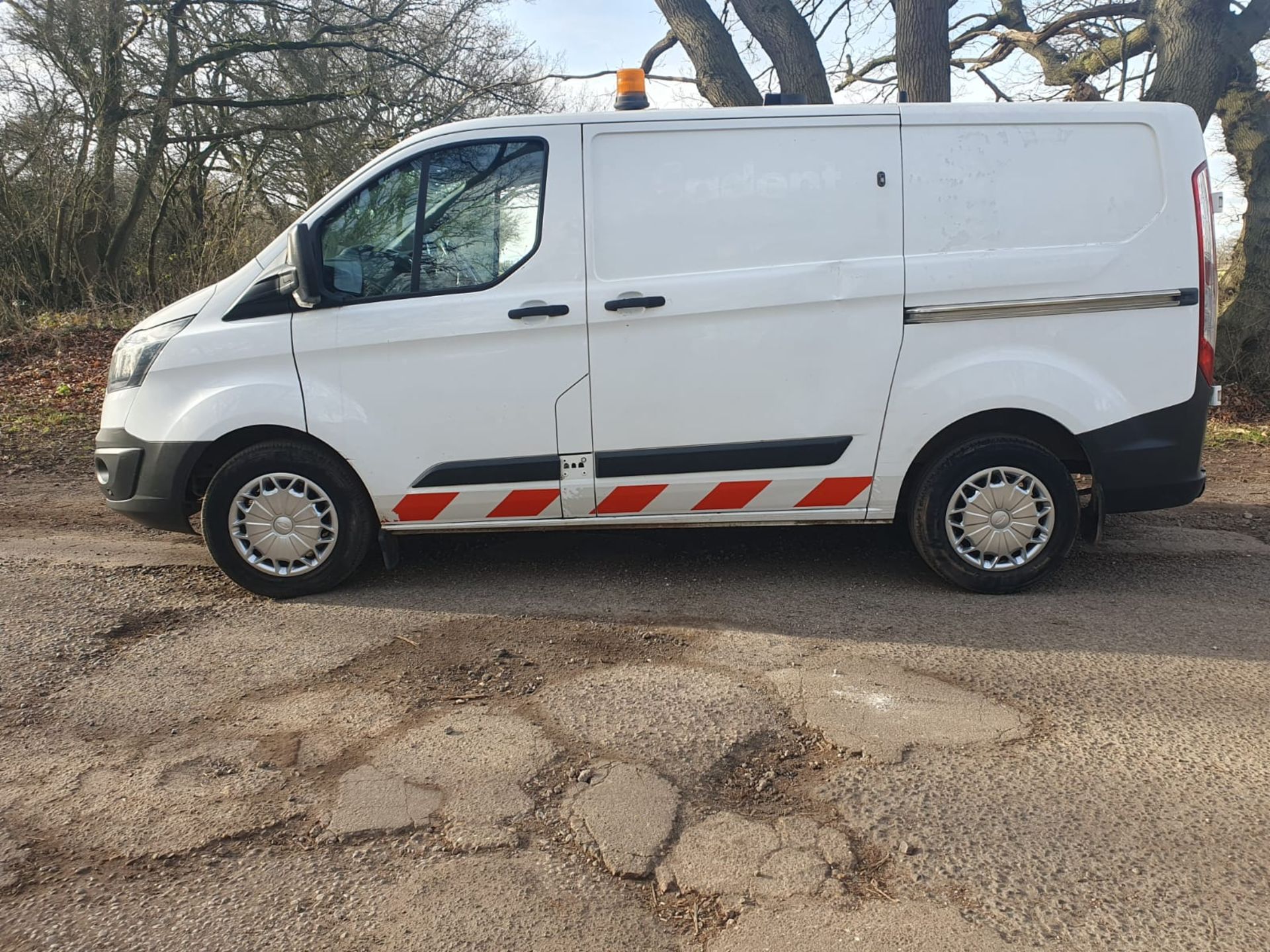 2015 65 ford Transit custom Panel van - 83k miles - ex cadent gas - 2.2 Diesel - YG65 TWX - Image 4 of 13