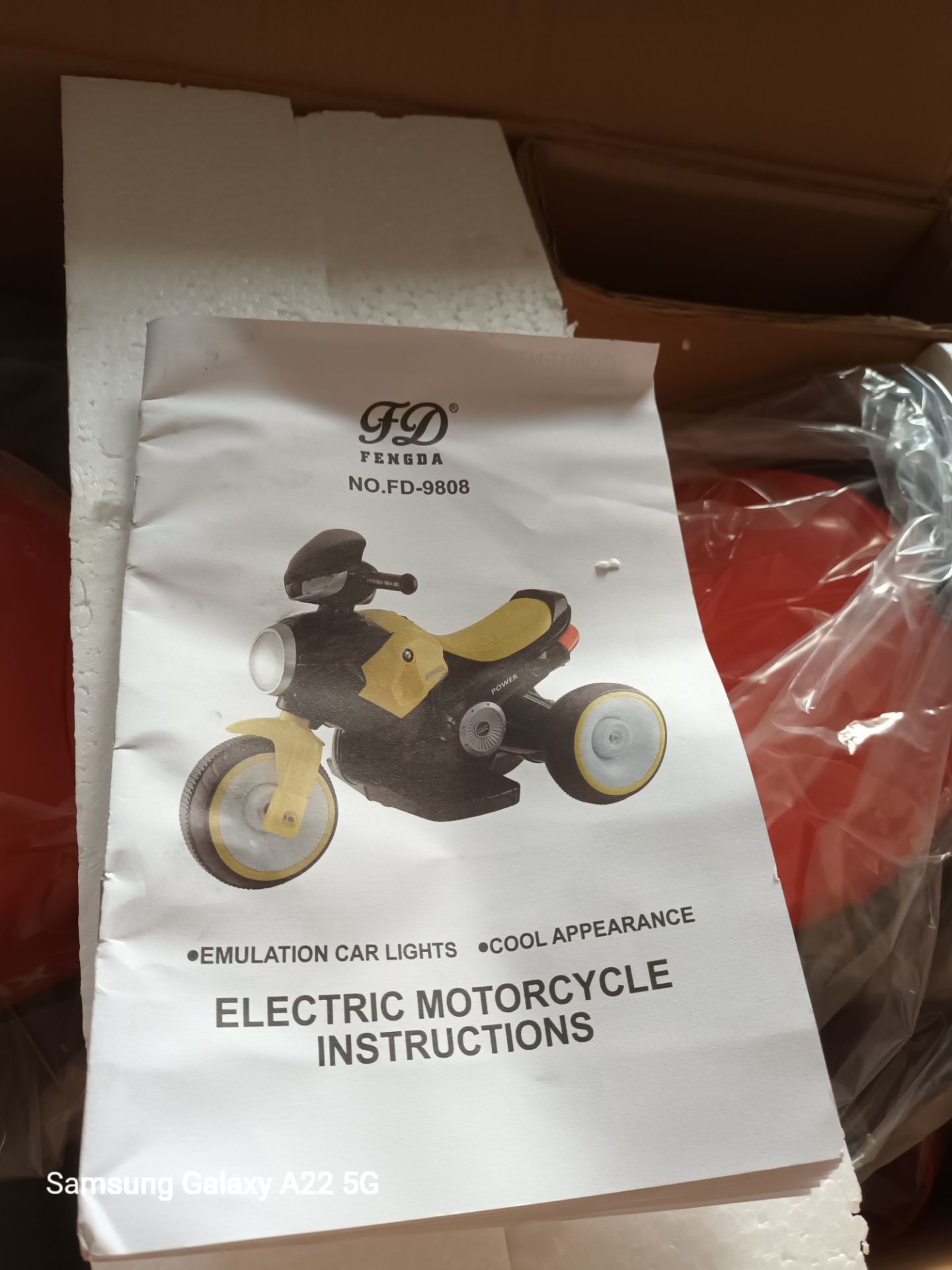 9 CHILD'S ELECTRIC MOTORCYCLES