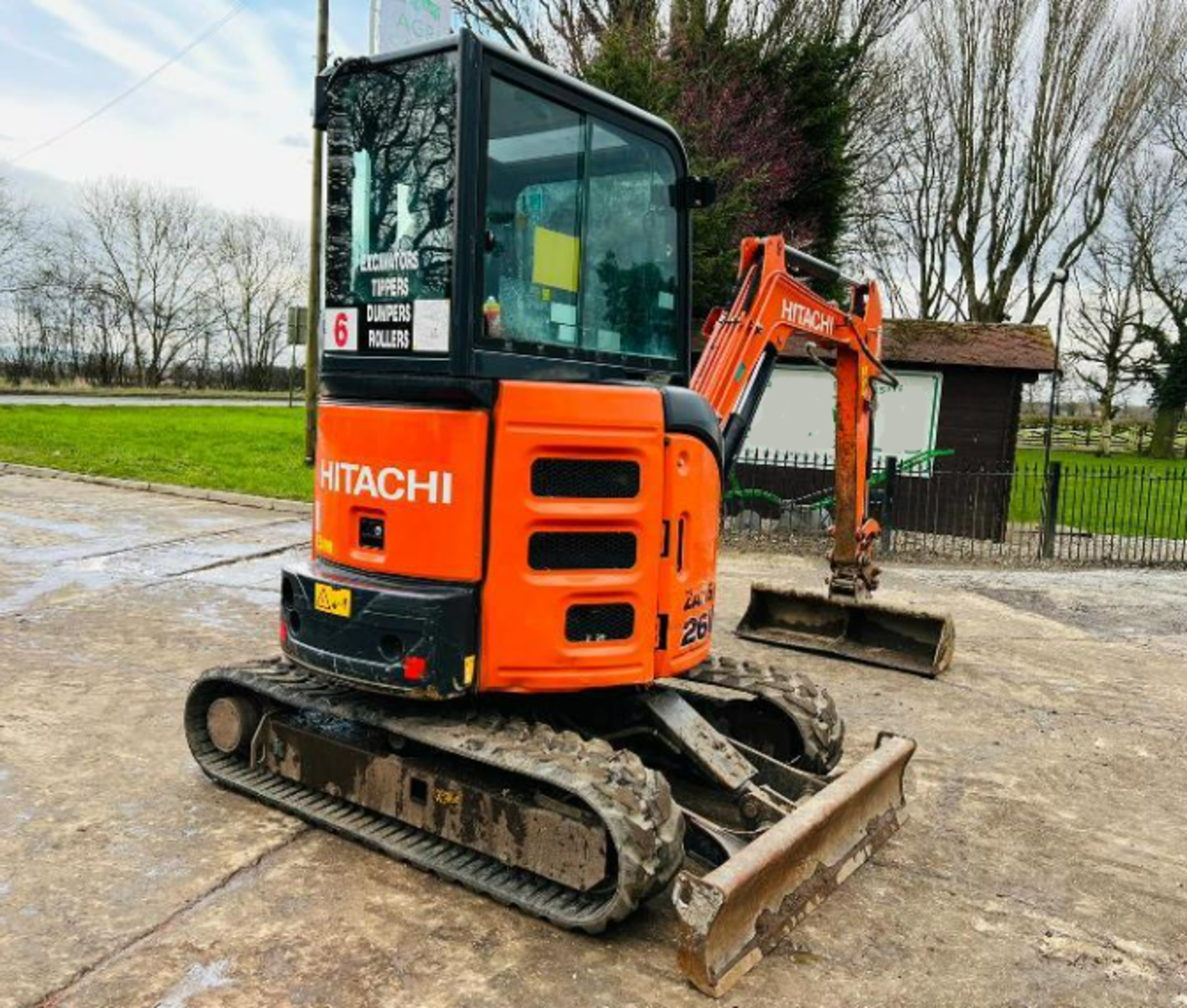 HITACHI ZAXIS ZX26U-6A EXCAVATOR * YEAR 2017 , 2573 HOURS - Image 8 of 16