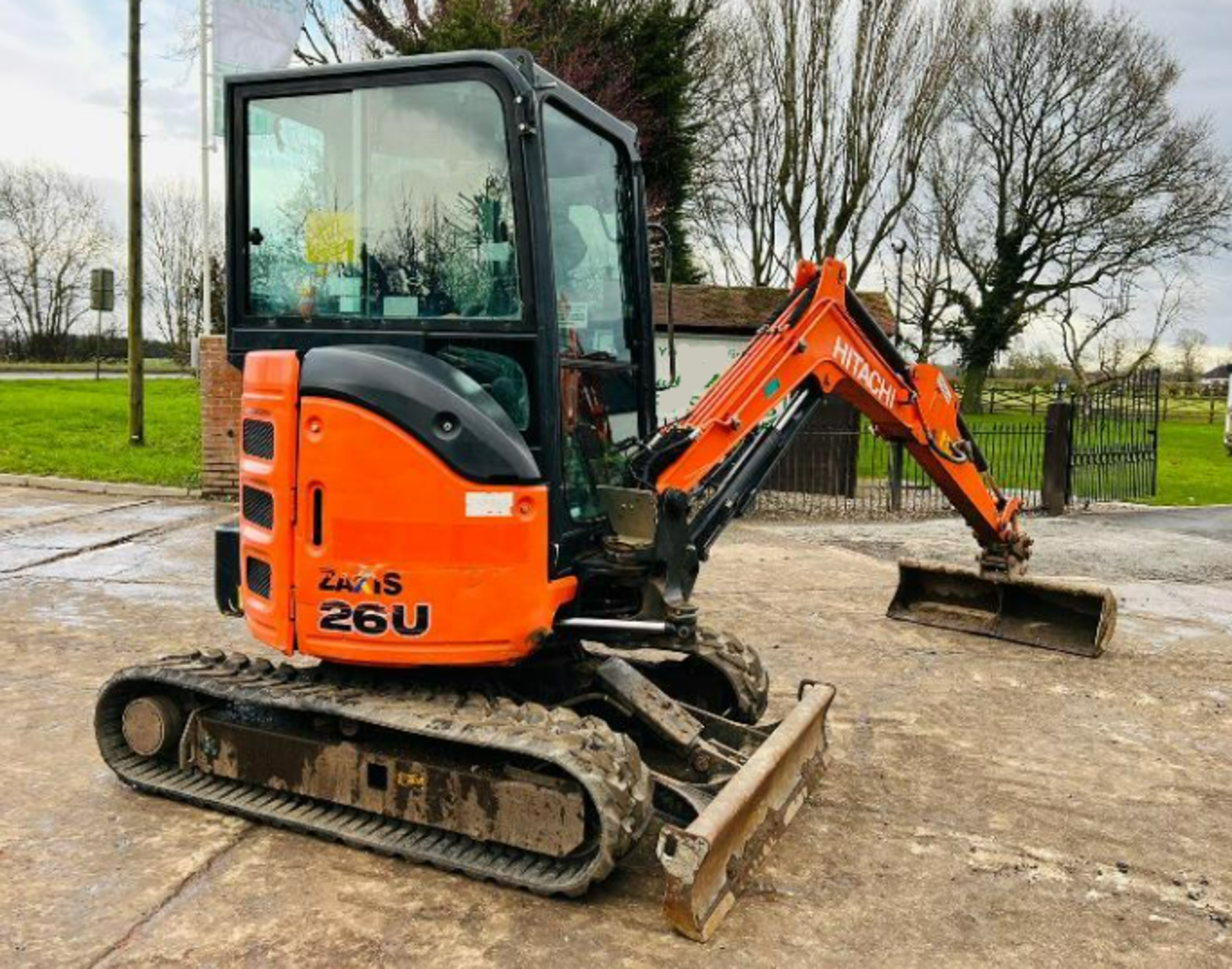 HITACHI ZAXIS ZX26U-6A EXCAVATOR * YEAR 2017 , 2573 HOURS - Image 4 of 16