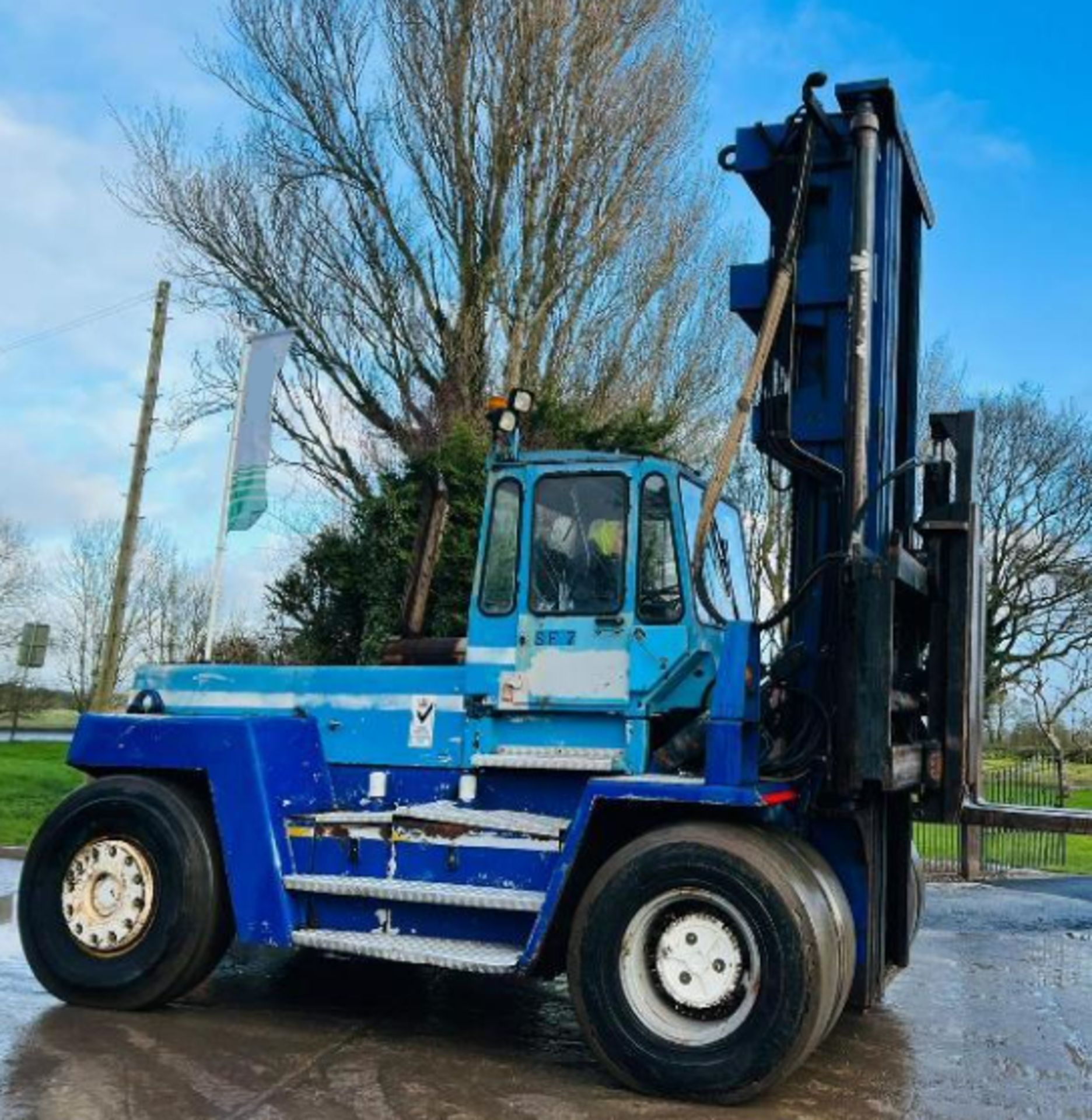 SVE DIESEL FORKLIFT C/W HYDRAULIC TINE POSITIONER , SIDE SHIFT & TINE HEIGHT - Image 6 of 18