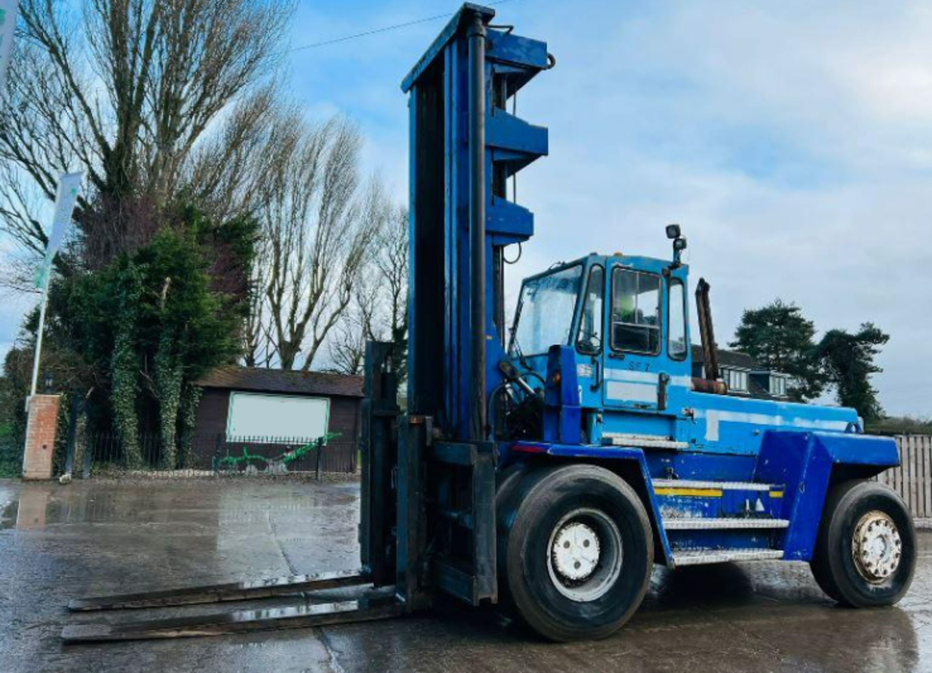 SVE DIESEL FORKLIFT C/W HYDRAULIC TINE POSITIONER , SIDE SHIFT & TINE HEIGHT - Image 8 of 18