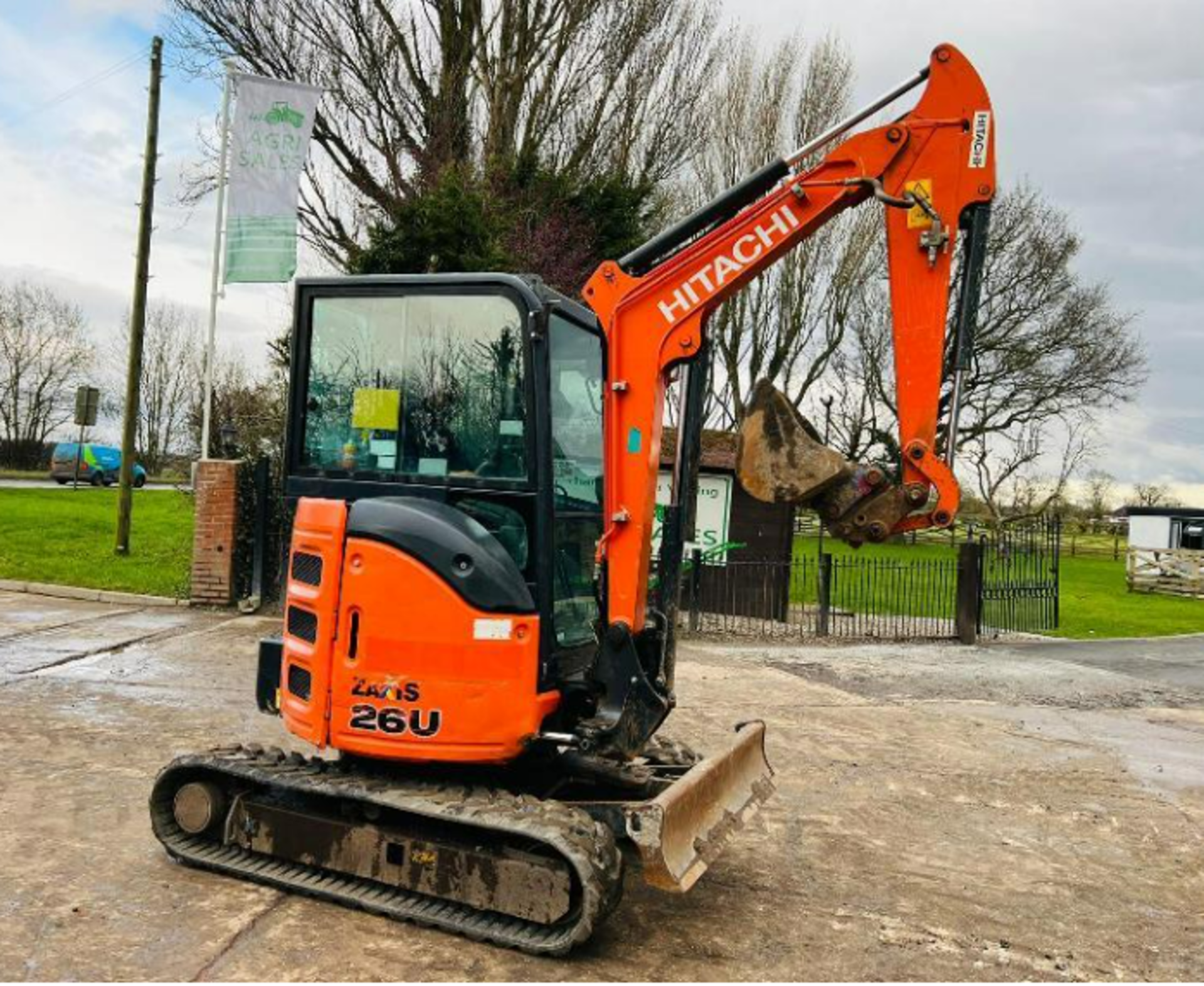 HITACHI ZAXIS ZX26U-6A EXCAVATOR * YEAR 2017 , 2573 HOURS - Image 2 of 16