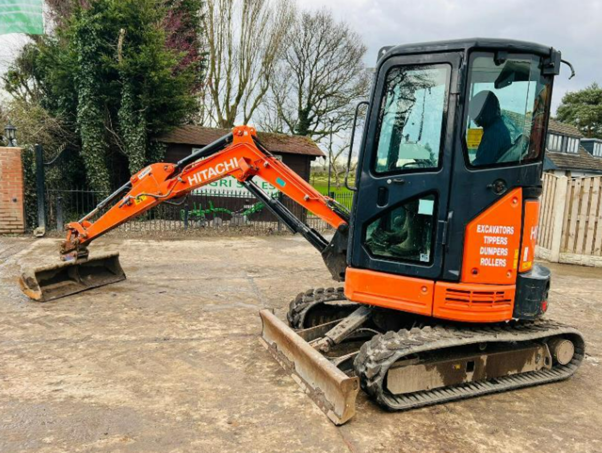 HITACHI ZAXIS ZX26U-6A EXCAVATOR * YEAR 2017 , 2573 HOURS - Image 12 of 16