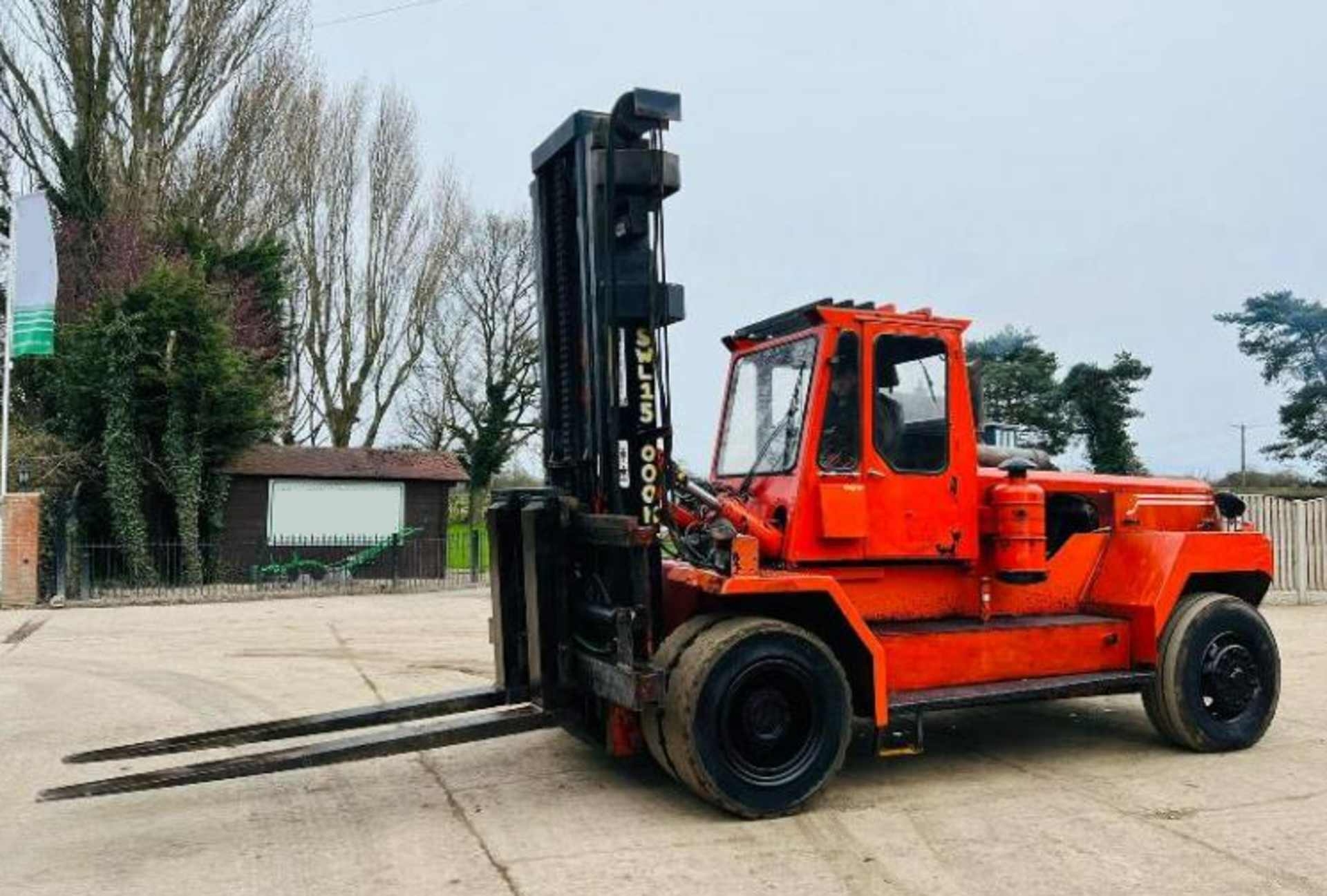 KALMAR LT1571201 DIESEL FORKLIFT * 15 TON LIFT * C/W TINE POSITIONER - Image 4 of 11