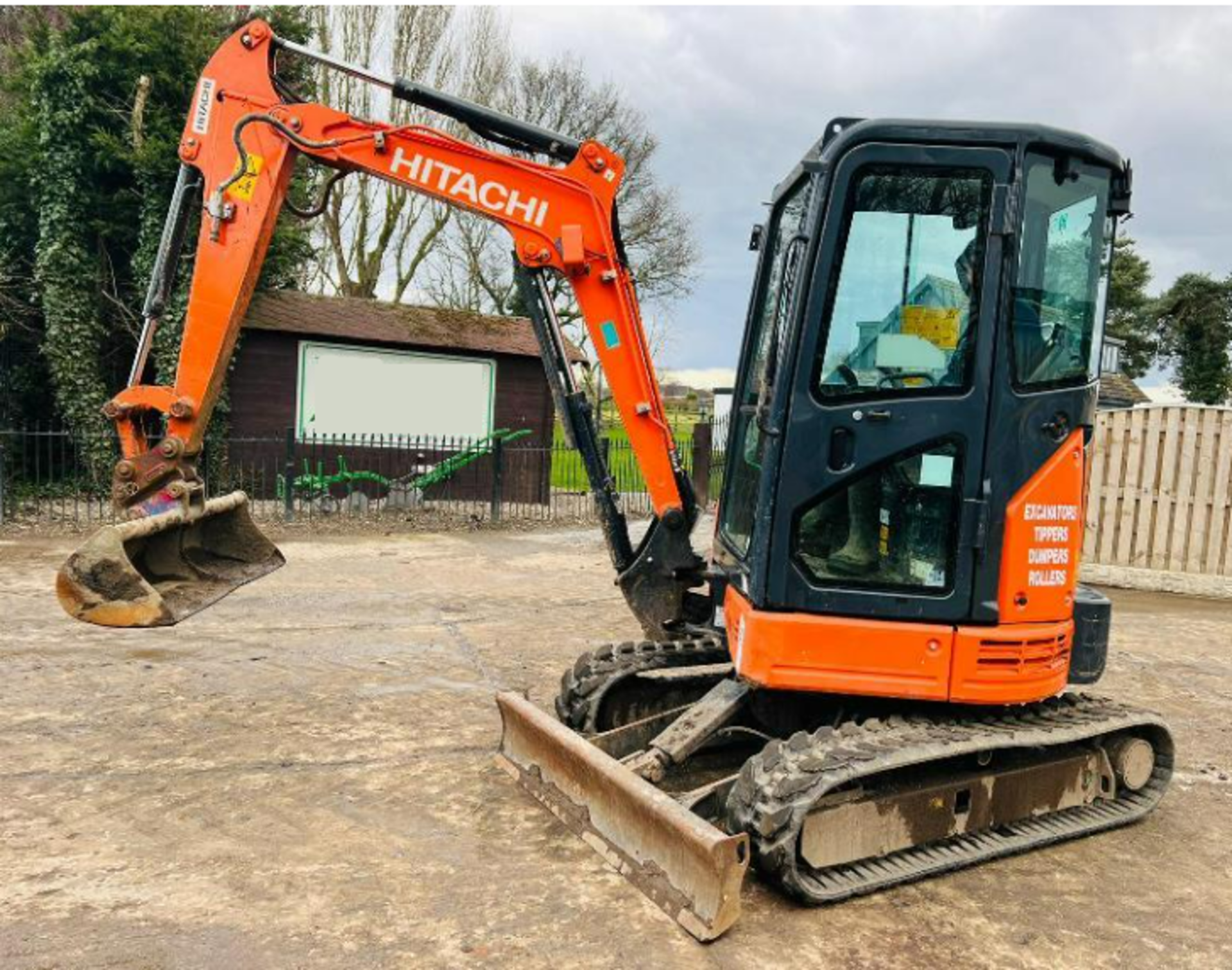 HITACHI ZAXIS ZX26U-6A EXCAVATOR * YEAR 2017 , 2573 HOURS - Image 9 of 16