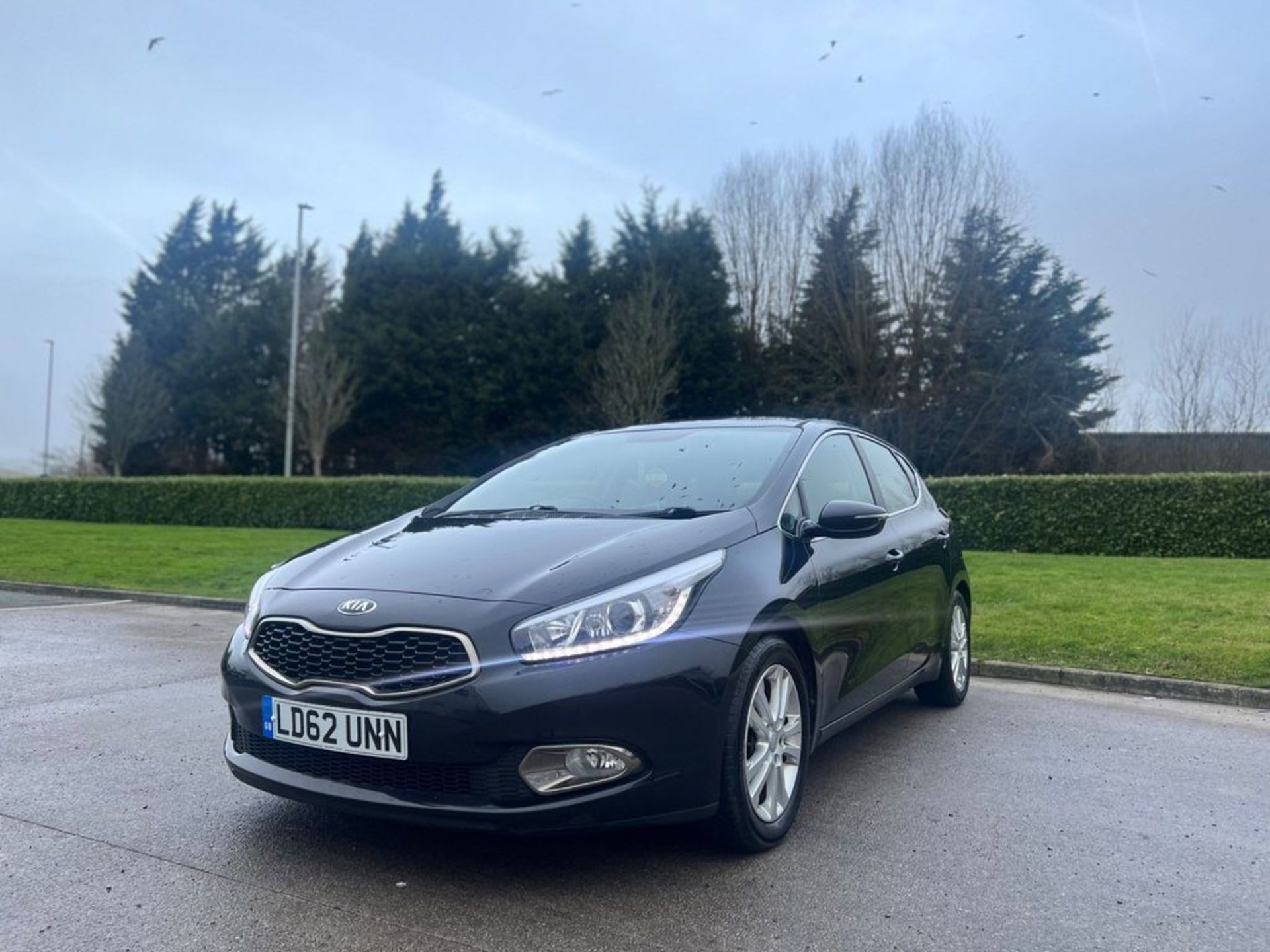 KIA CEED 1.6 CRDI ECODYNAMICS 2 EURO 5 (S/S) 5DR - Image 4 of 38