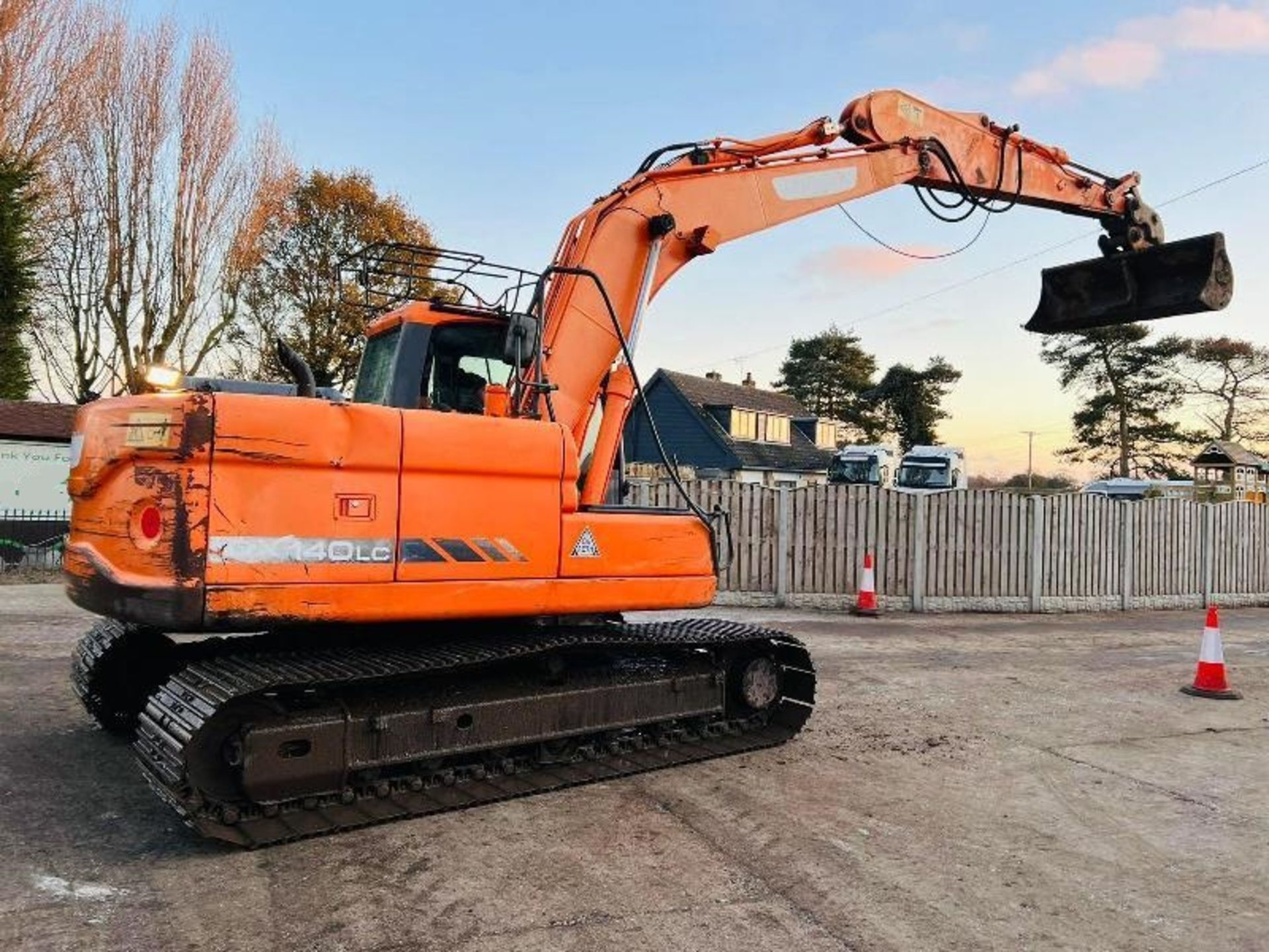 DOOSAN DX140LC TRACKED EXCAVATOR * YEAR 2011 , ONLY 6485 HOURS - Image 13 of 14