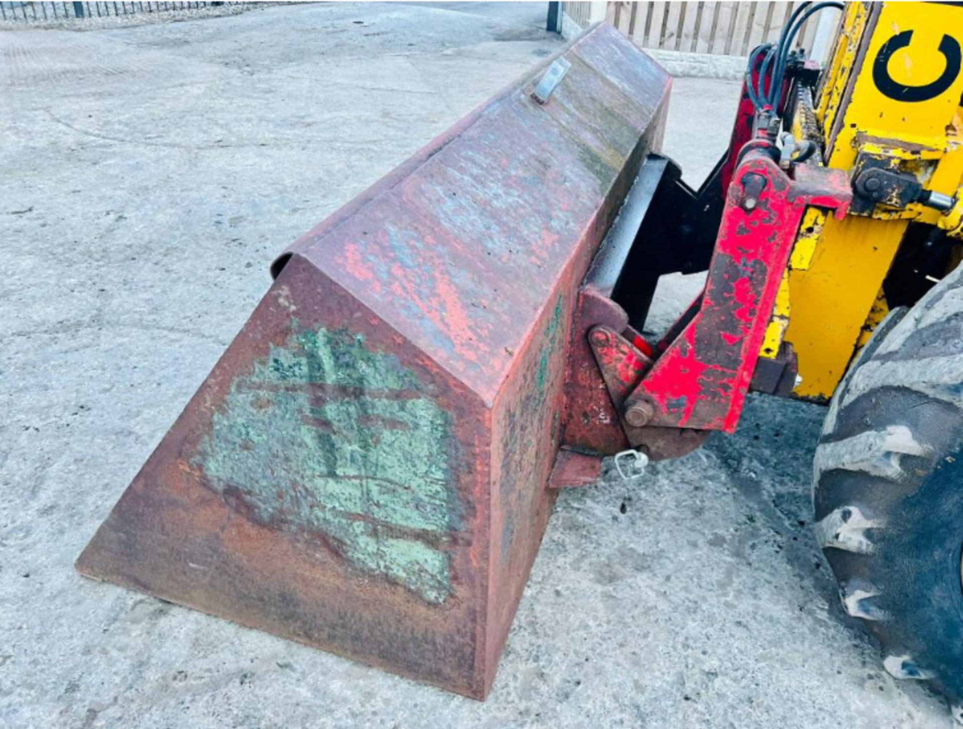 COVENTRY CLIMAX ROUGH TERRIAN DIESEL FORK LIFT C/W PALLET TINES & TOE TIP BUCKET - Image 14 of 14