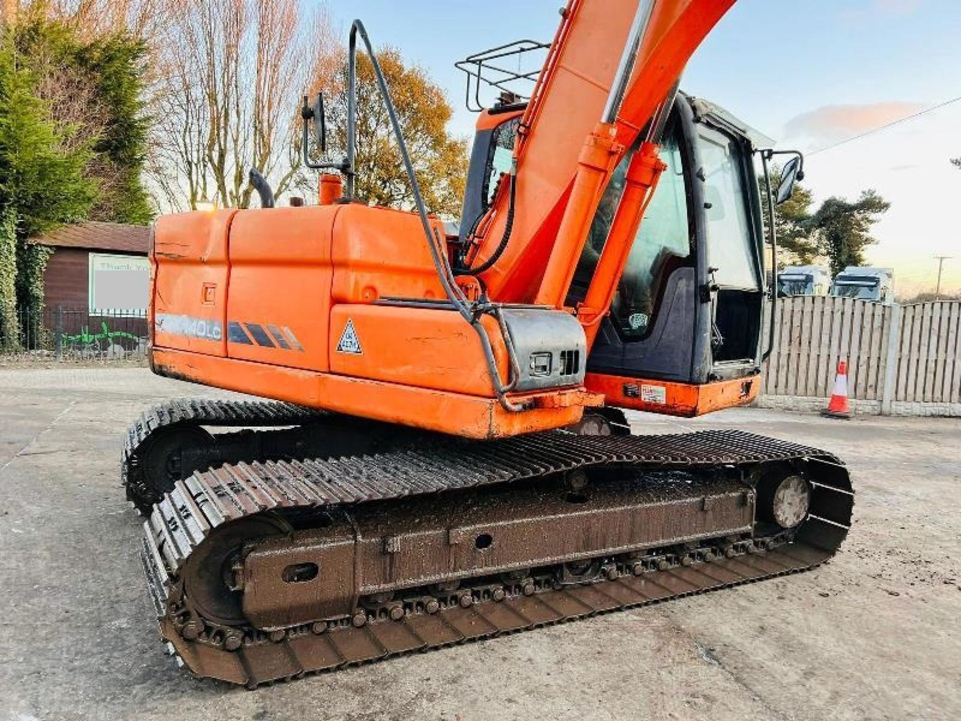 DOOSAN DX140LC TRACKED EXCAVATOR * YEAR 2011 , ONLY 6485 HOURS - Image 7 of 14