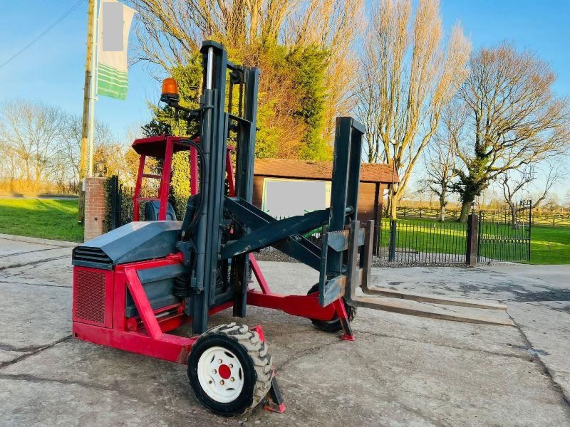 KOOIAAP FORK TRUCK C/W KUBOTA ENGINE & HYDRAULIC PUSH OUT HEAD STOCK - Image 2 of 15