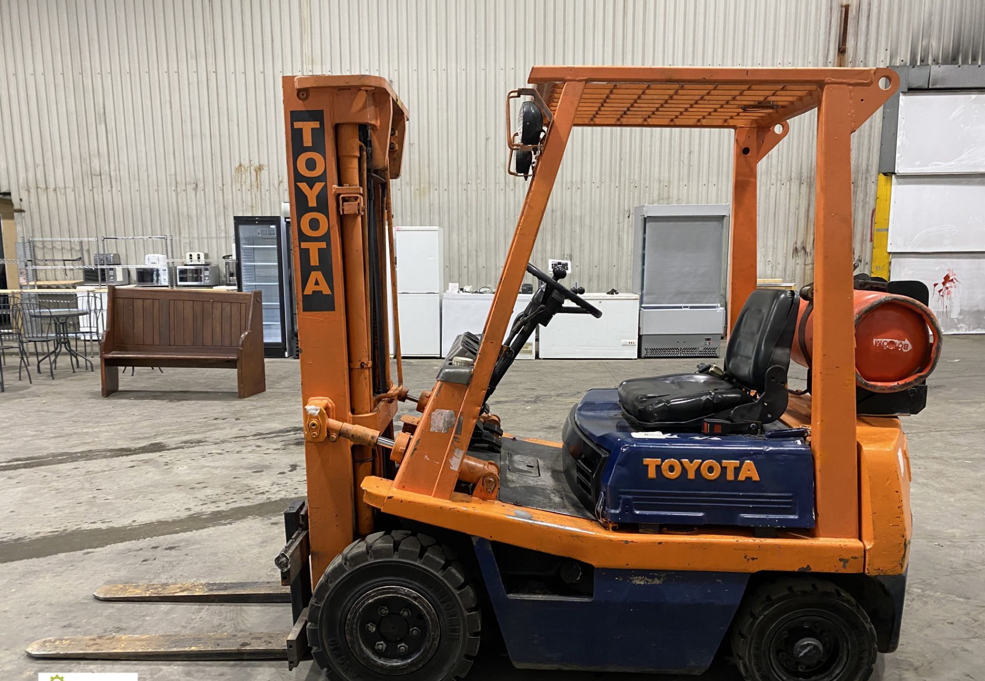 TOYOTA 42-4 FG15 LPG FORKLIFT TRUCK, 1500KG CAPACITY, TRIPLEX CONTAINER SPEC