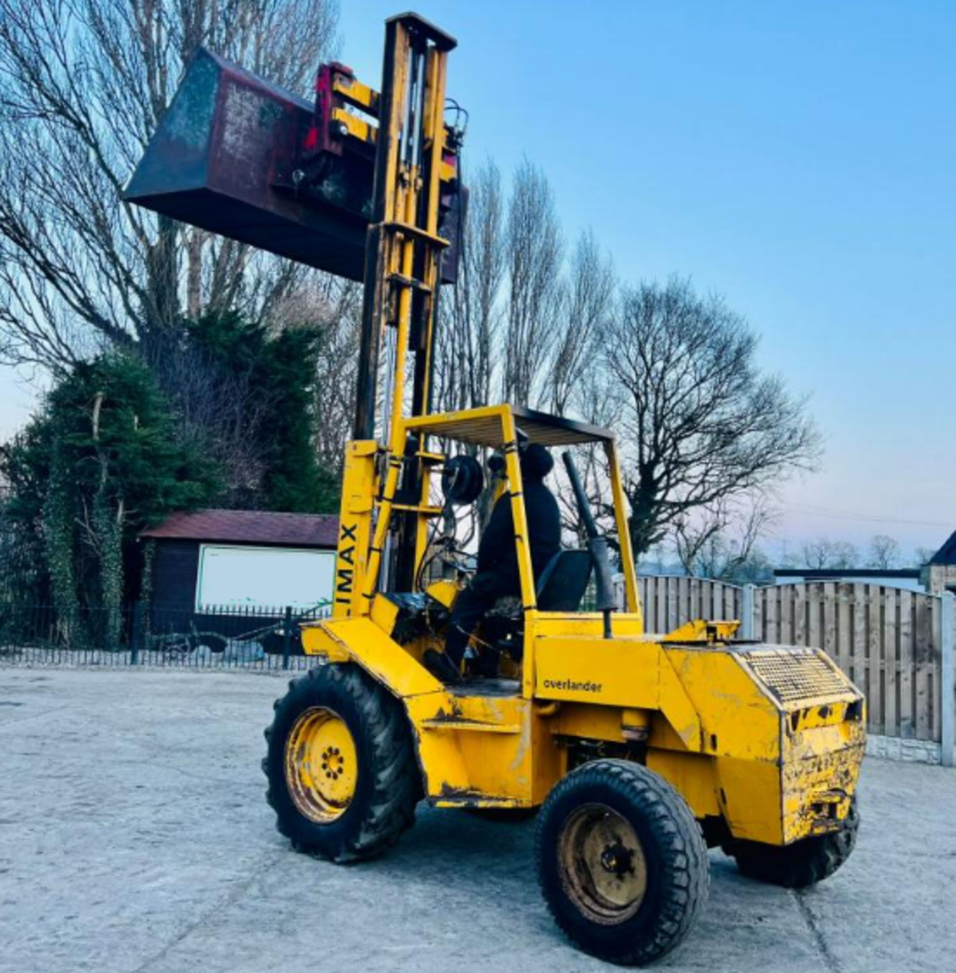 COVENTRY CLIMAX ROUGH TERRIAN DIESEL FORK LIFT C/W PALLET TINES & TOE TIP BUCKET - Image 5 of 14