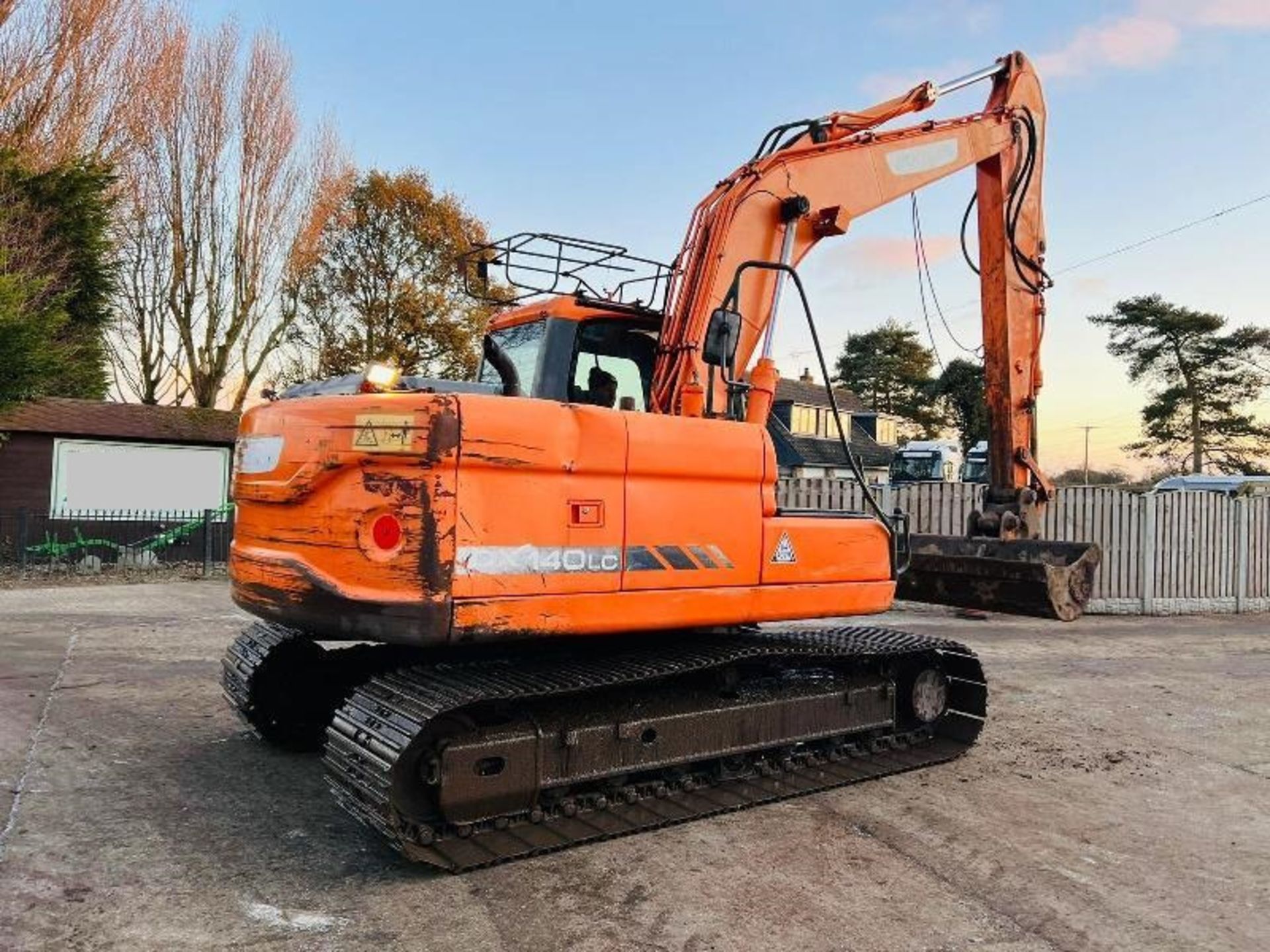 DOOSAN DX140LC TRACKED EXCAVATOR * YEAR 2011 , ONLY 6485 HOURS - Image 10 of 14