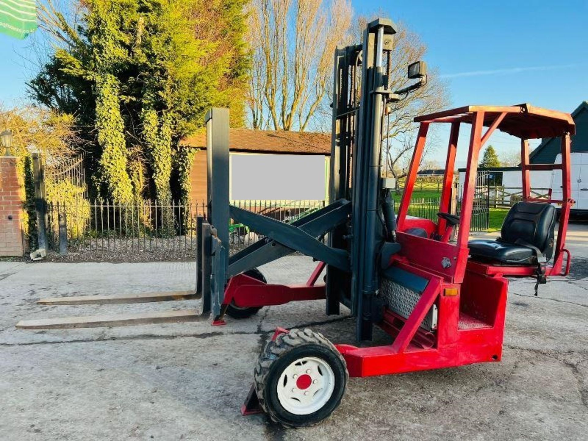 KOOIAAP FORK TRUCK C/W KUBOTA ENGINE & HYDRAULIC PUSH OUT HEAD STOCK - Image 3 of 15