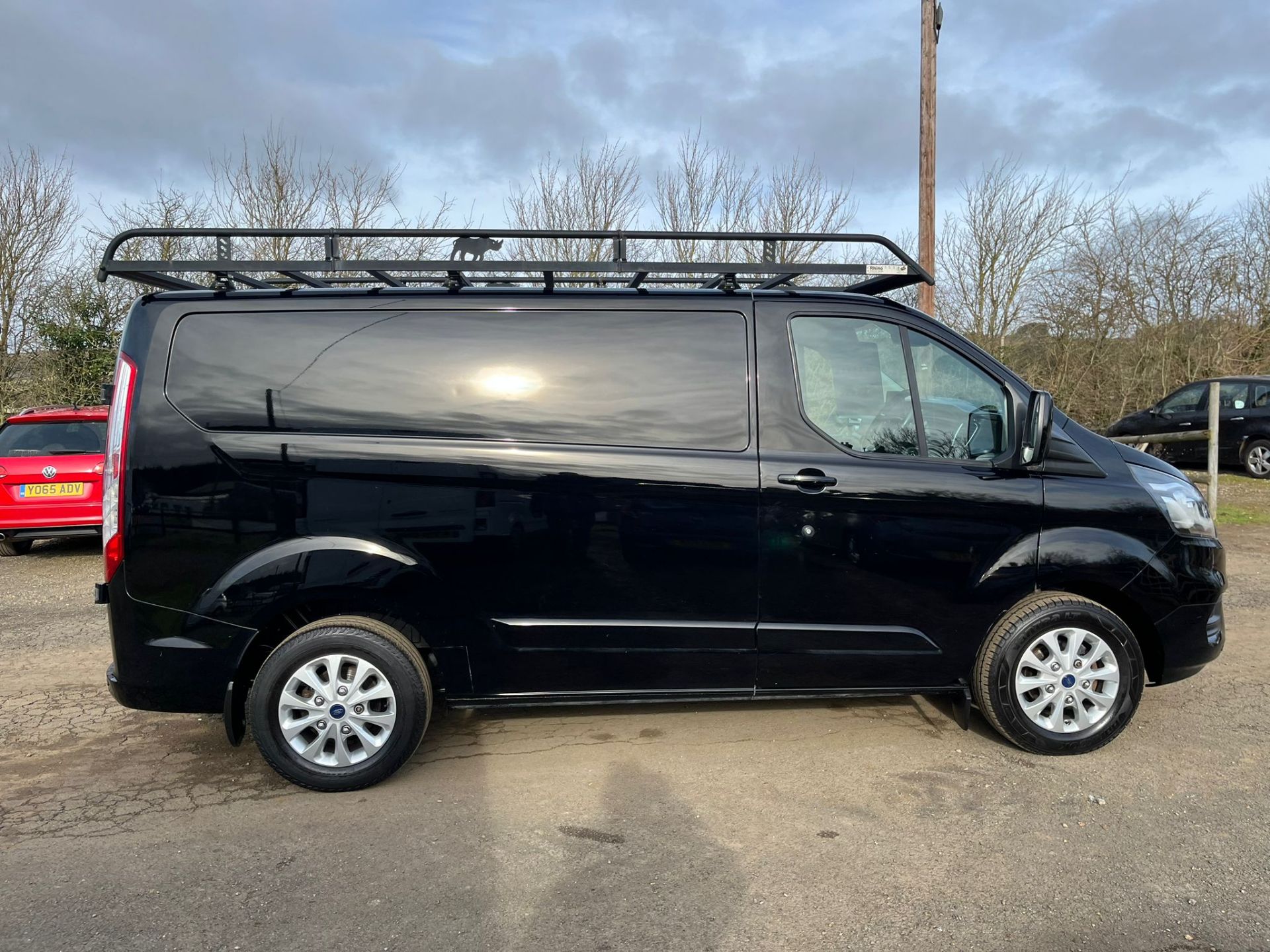 2019 FORD TRANSIT CUSTOM 280 SWB LIMITED PANEL VAN - 65K MILES - NEW MOT - PL19 VYC - Image 7 of 17