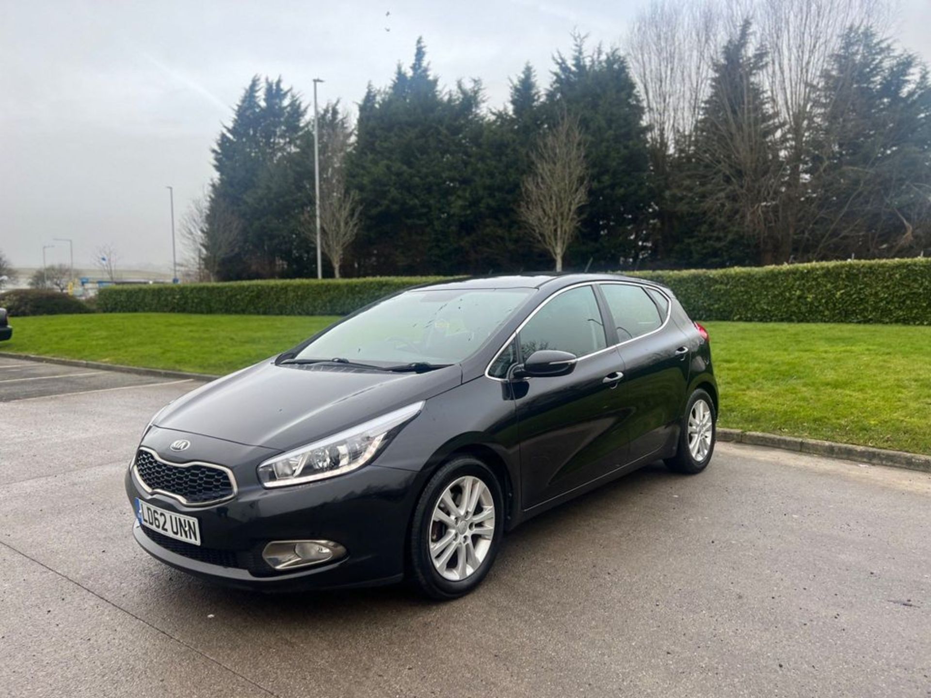 KIA CEED 1.6 CRDI ECODYNAMICS 2 EURO 5 (S/S) 5DR - Image 5 of 38