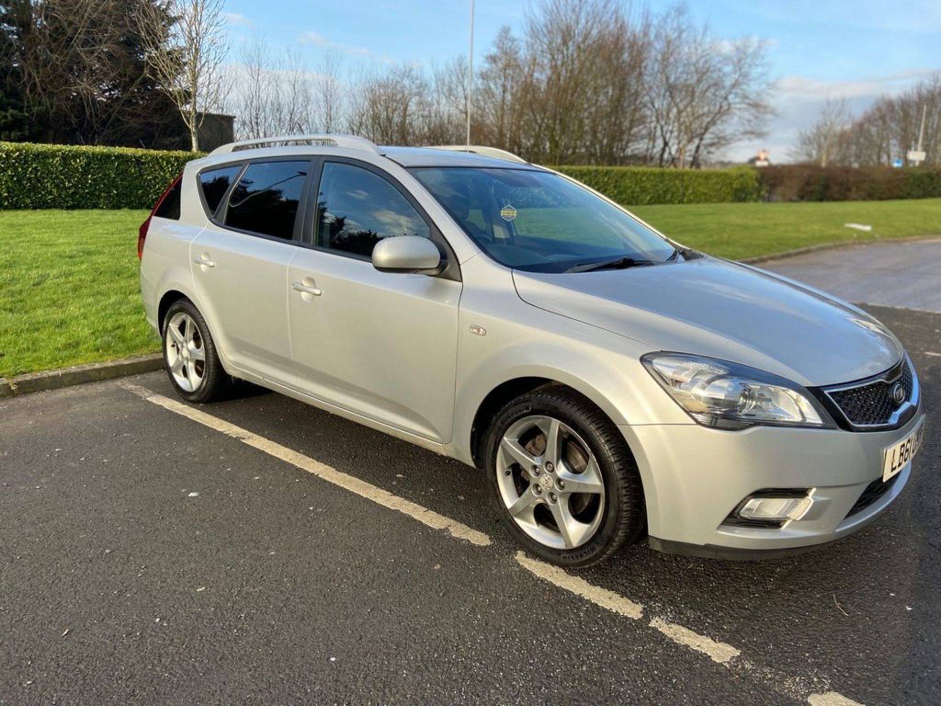 KIA CEED 1.6 CRDI 3 SPORTS WAGON EURO 5 5DR - Image 5 of 39