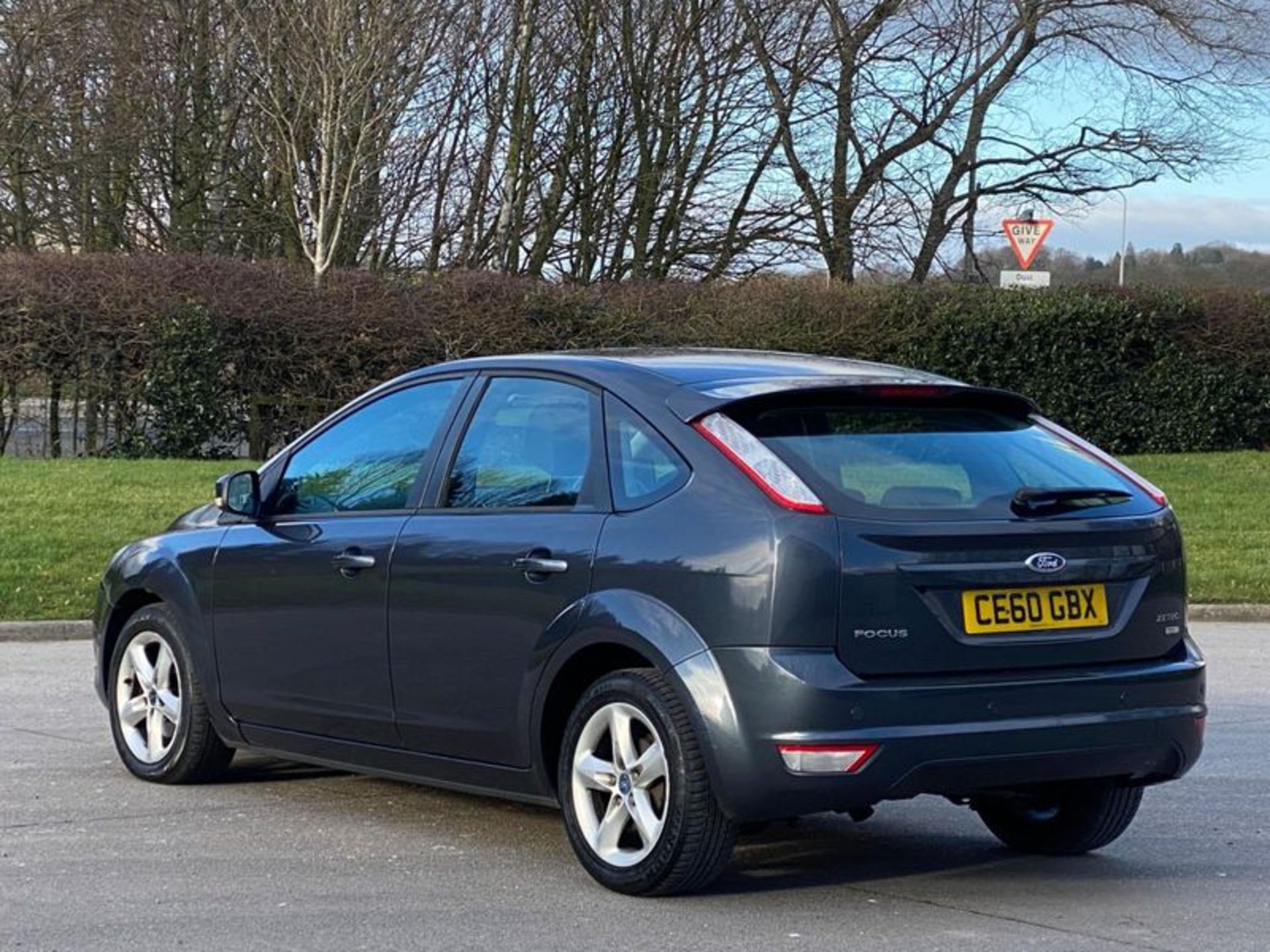 FORD FOCUS 1.6 TDCI DPF ZETEC 5DR 2010 (60 REG) - Image 5 of 83