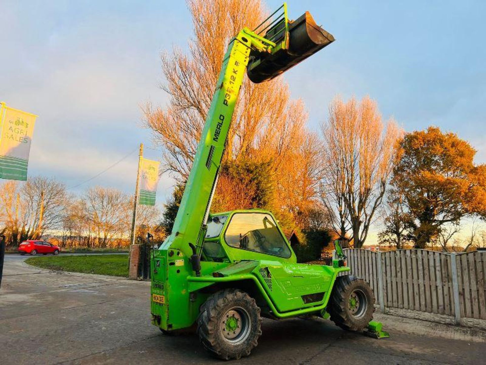 MERLO P35.12K 4WD TELEHANDLER C/W BUCKET & PALLET TINES - Image 4 of 11