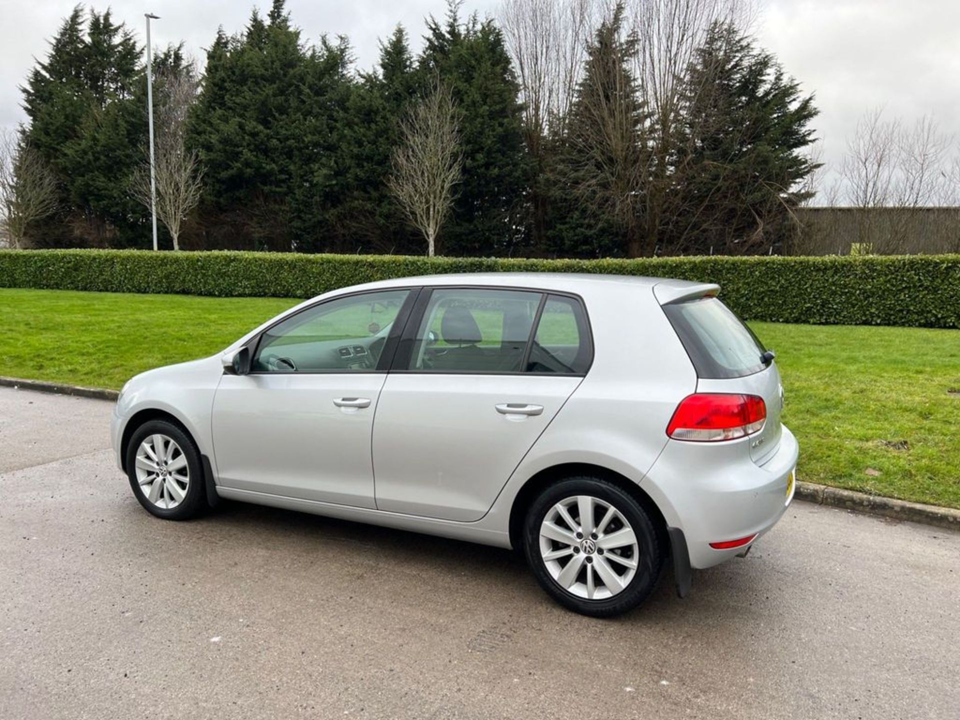 VOLKSWAGEN GOLF 1.6 TDI MATCH DSG EURO 5 5DR - Image 41 of 49