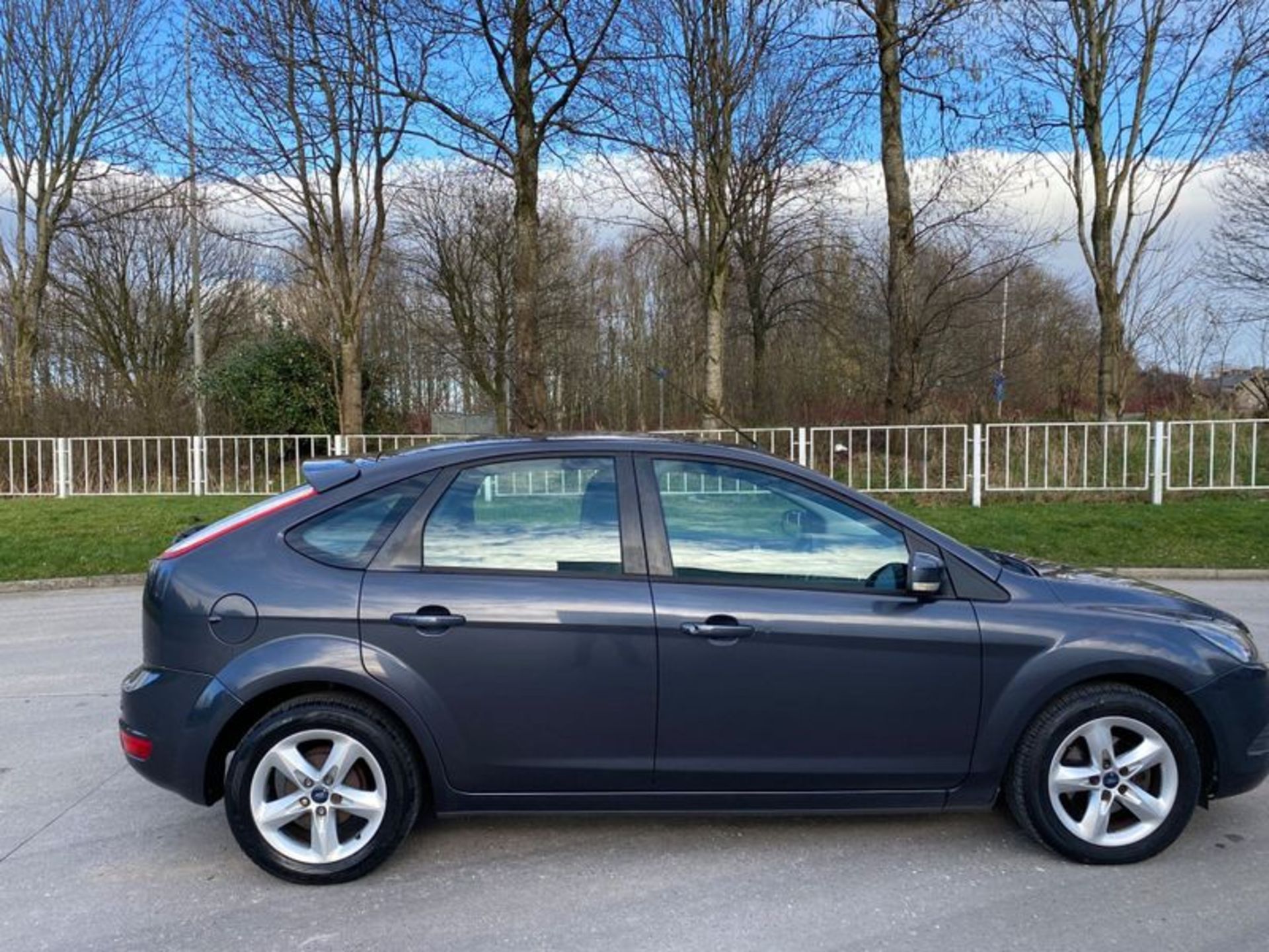 FORD FOCUS 1.6 TDCI DPF ZETEC 5DR 2010 (60 REG) - Image 13 of 83