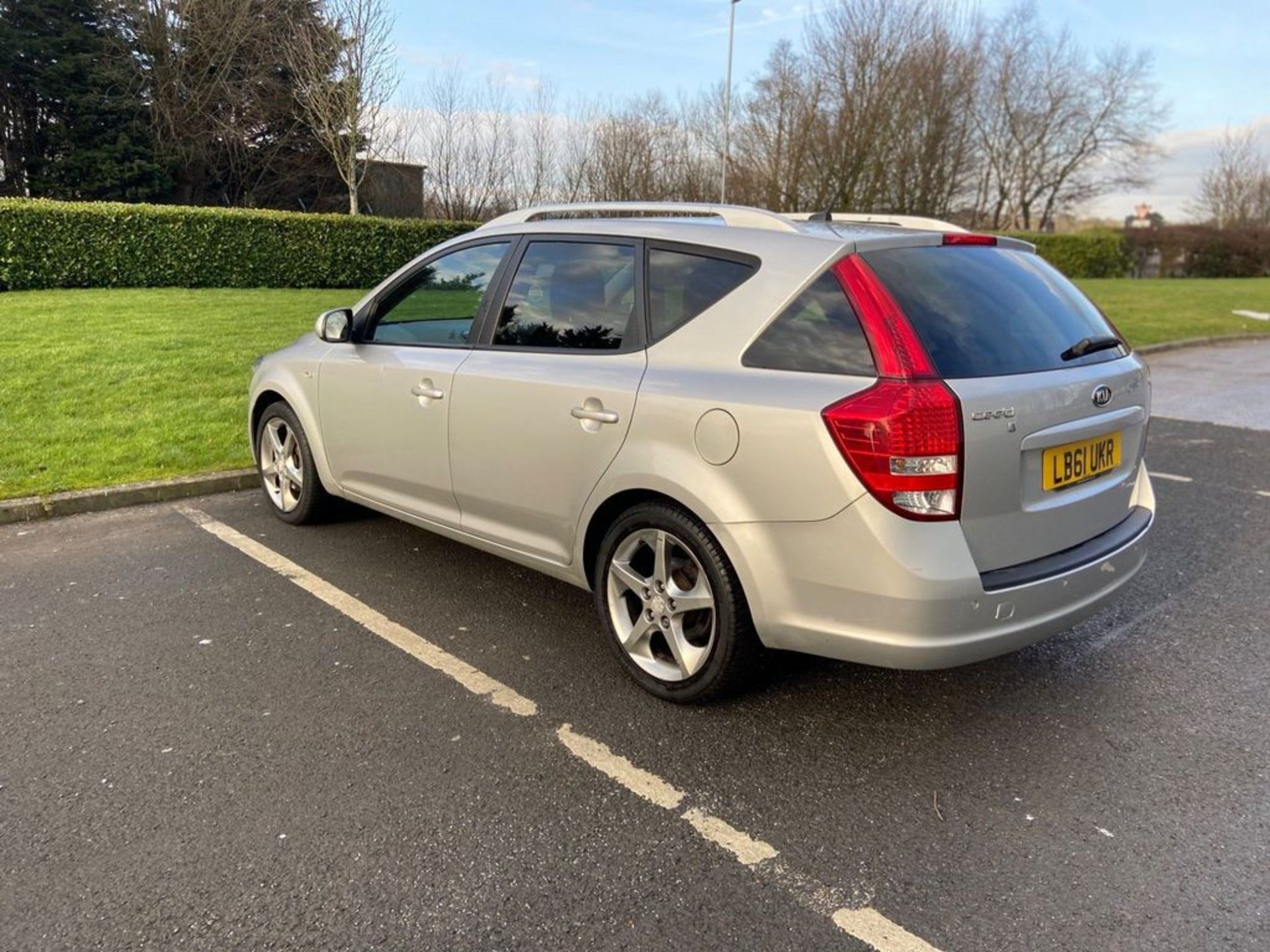 KIA CEED 1.6 CRDI 3 SPORTS WAGON EURO 5 5DR - Image 12 of 39