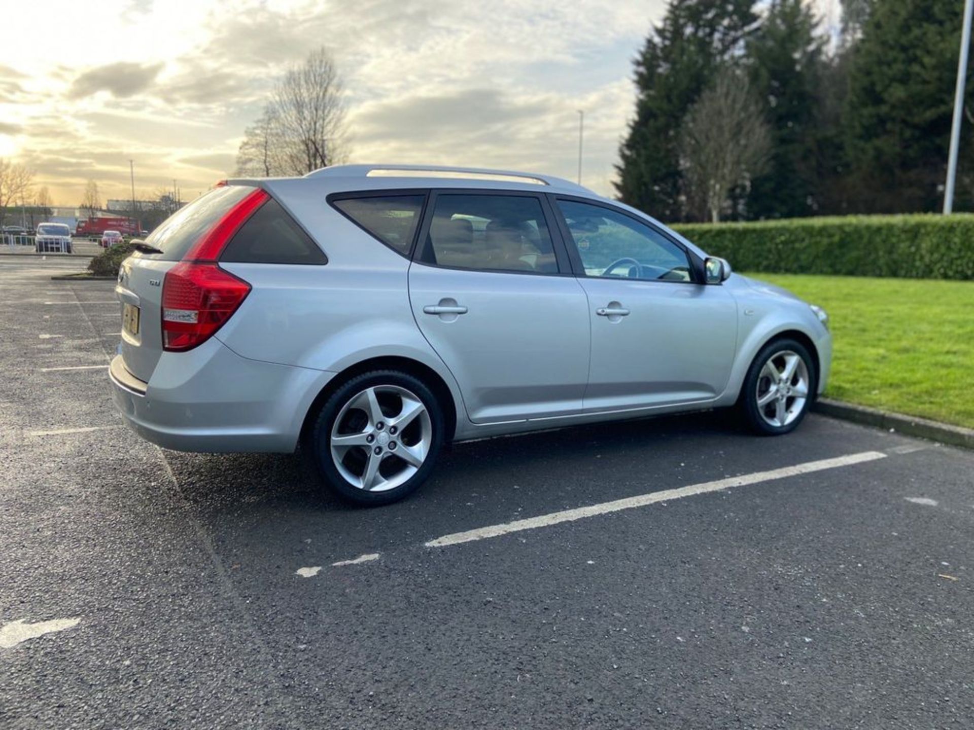 KIA CEED 1.6 CRDI 3 SPORTS WAGON EURO 5 5DR - Image 18 of 39