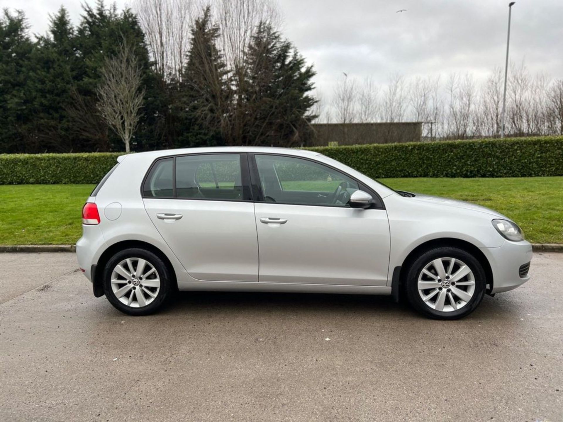 VOLKSWAGEN GOLF 1.6 TDI MATCH DSG EURO 5 5DR - Image 18 of 49