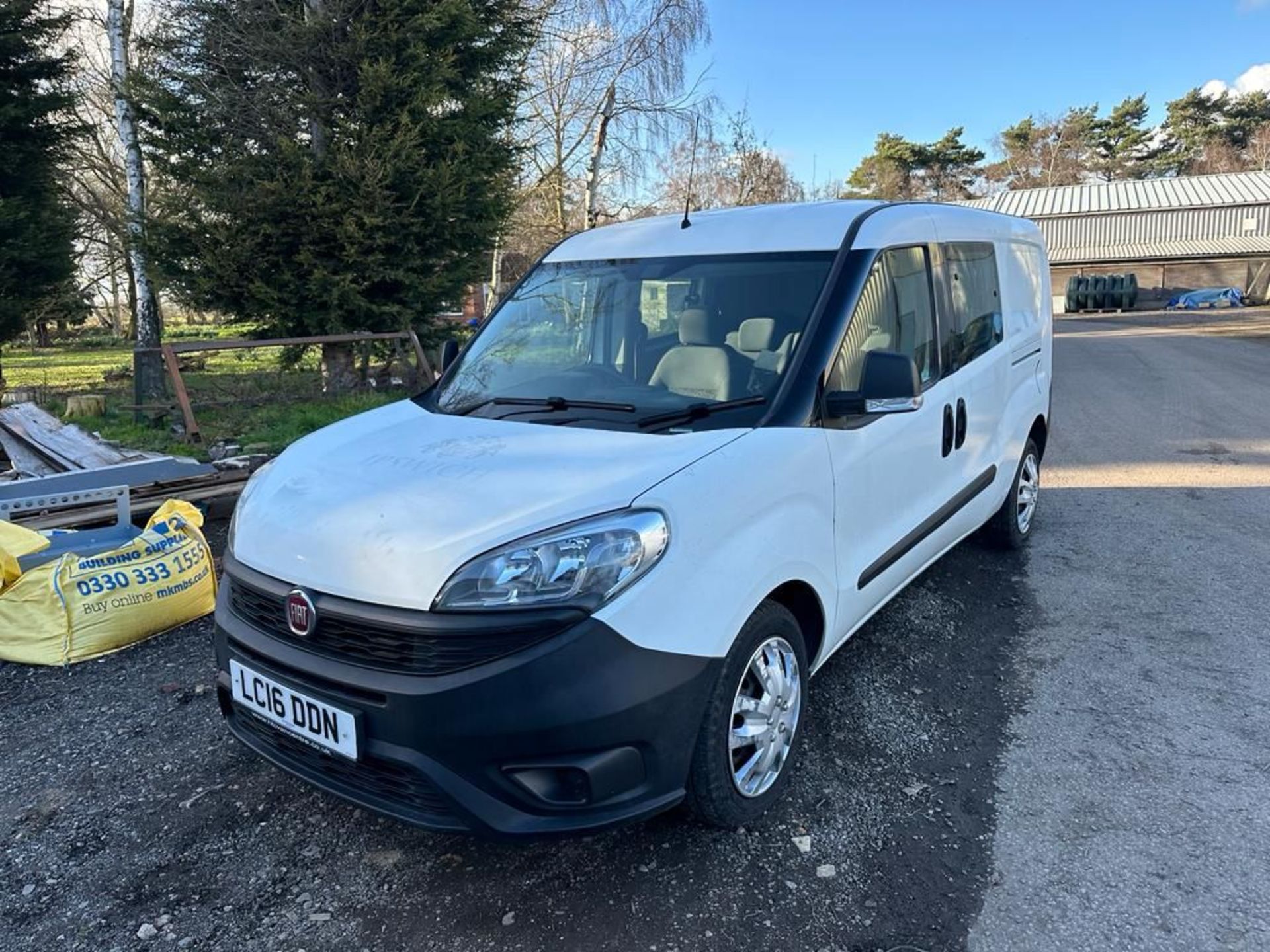 2016 16 FIAT DOBLO CREW VAN - 1.6 AUTOMATIC - ONLY 37K MILES - 5 SEATS - LWB - LC16 DDN - Image 2 of 9