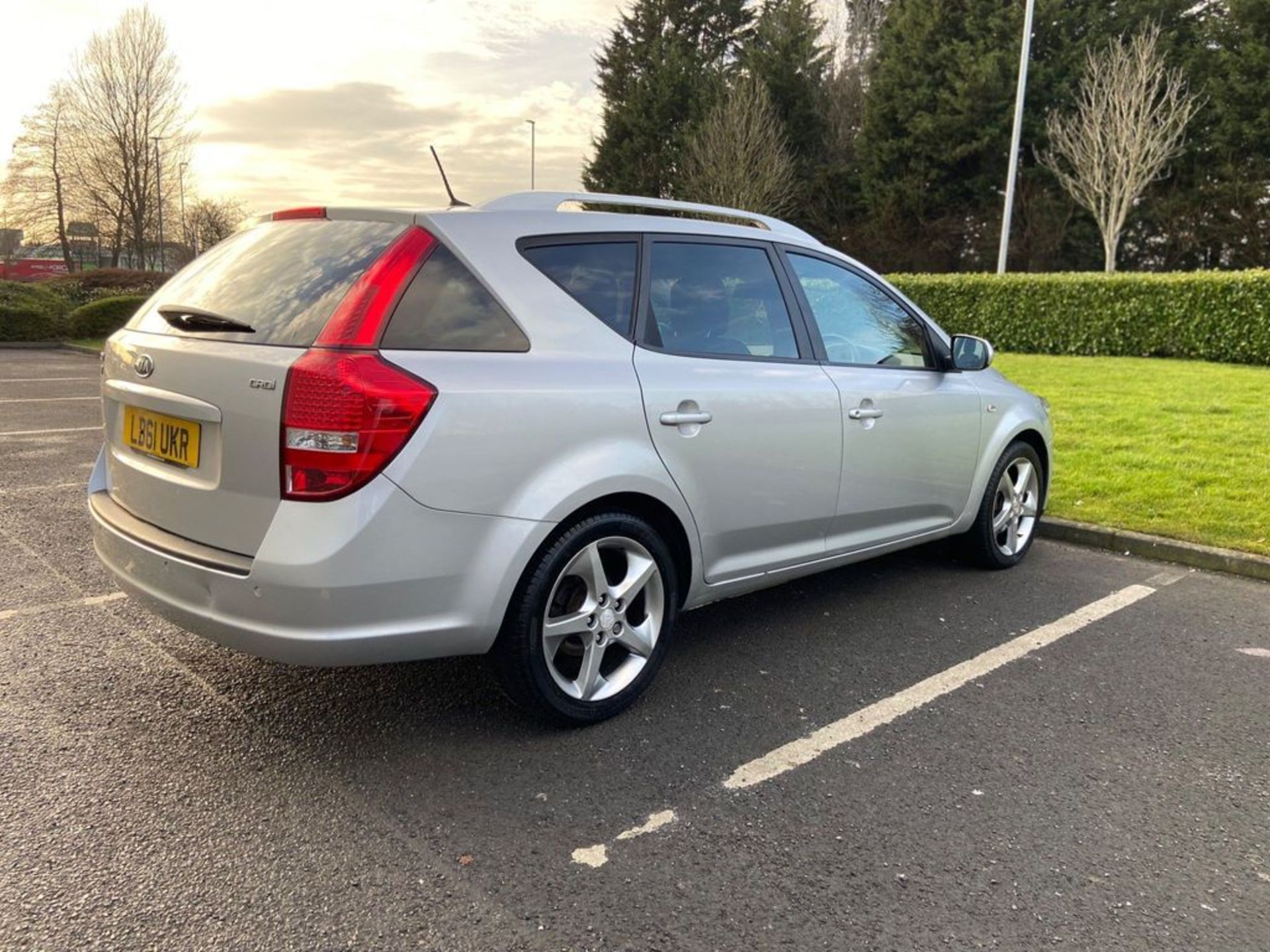 KIA CEED 1.6 CRDI 3 SPORTS WAGON EURO 5 5DR - Image 15 of 39