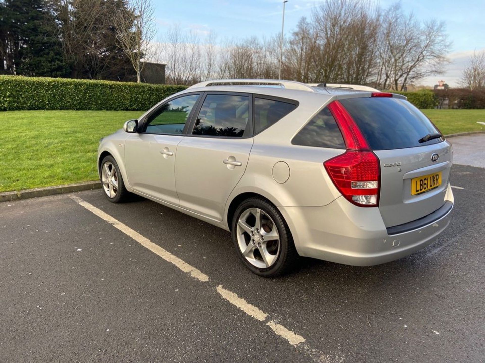 KIA CEED 1.6 CRDI 3 SPORTS WAGON EURO 5 5DR - Image 11 of 39