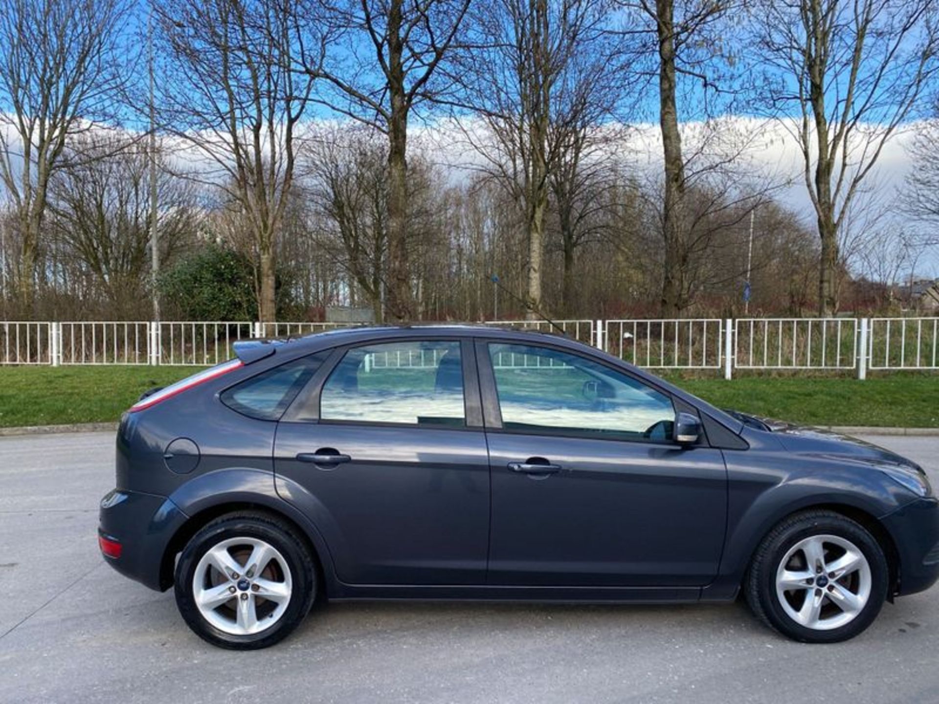 FORD FOCUS 1.6 TDCI DPF ZETEC 5DR 2010 (60 REG) - Image 6 of 83