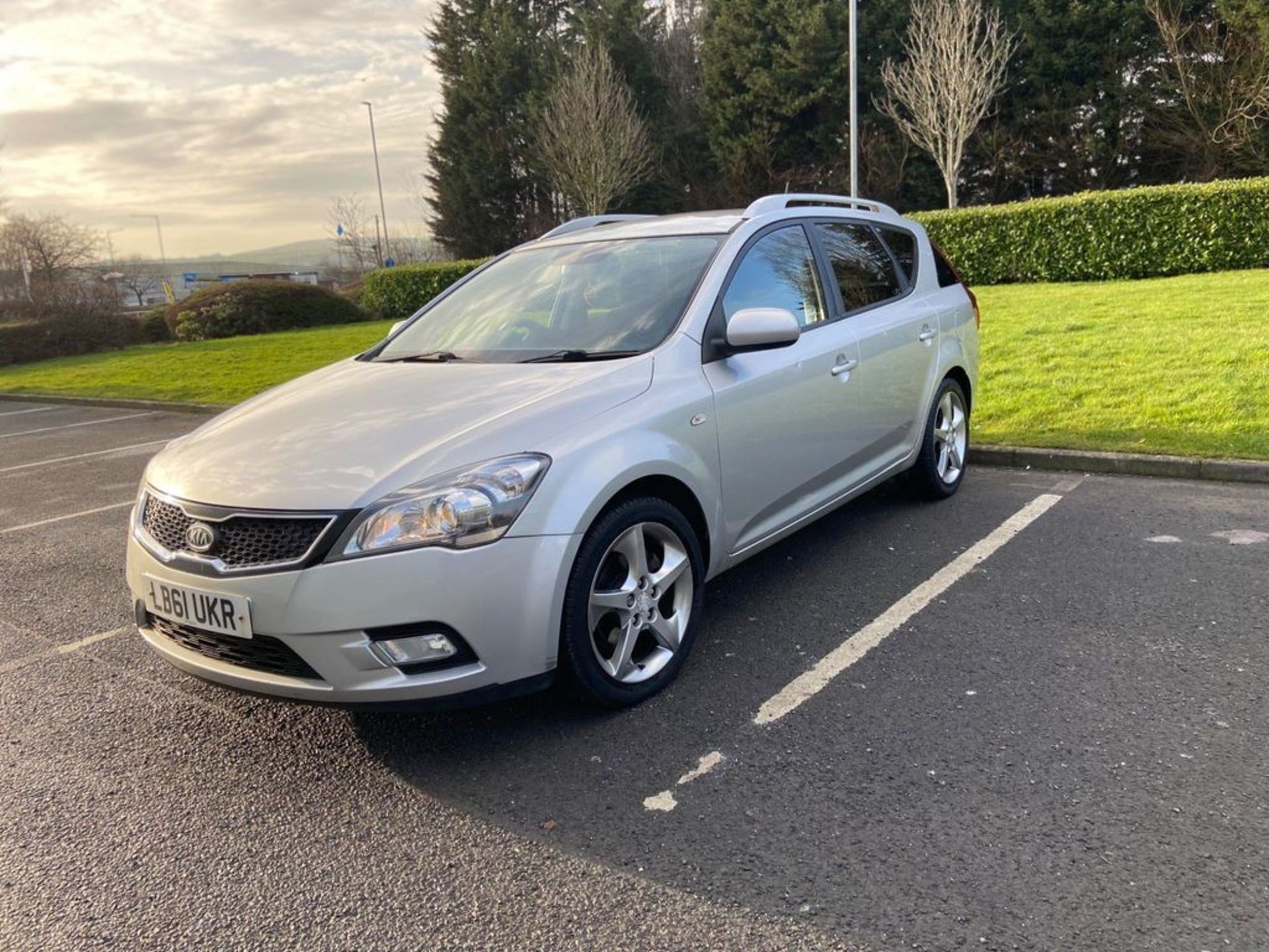 KIA CEED 1.6 CRDI 3 SPORTS WAGON EURO 5 5DR - Image 8 of 39