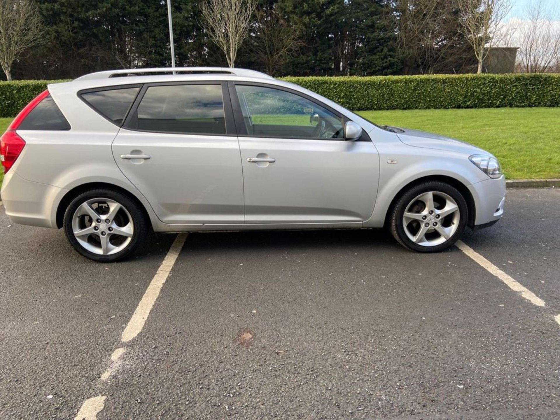 KIA CEED 1.6 CRDI 3 SPORTS WAGON EURO 5 5DR - Image 17 of 39