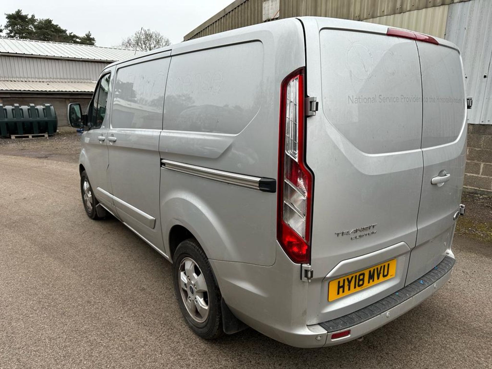 2018 18 FORD TRANSIT CUSTOM PANEL VAN - 148K MILES - LIMITED - EURO 6 - ALLOY WHEELS - AIR CON - Image 6 of 8