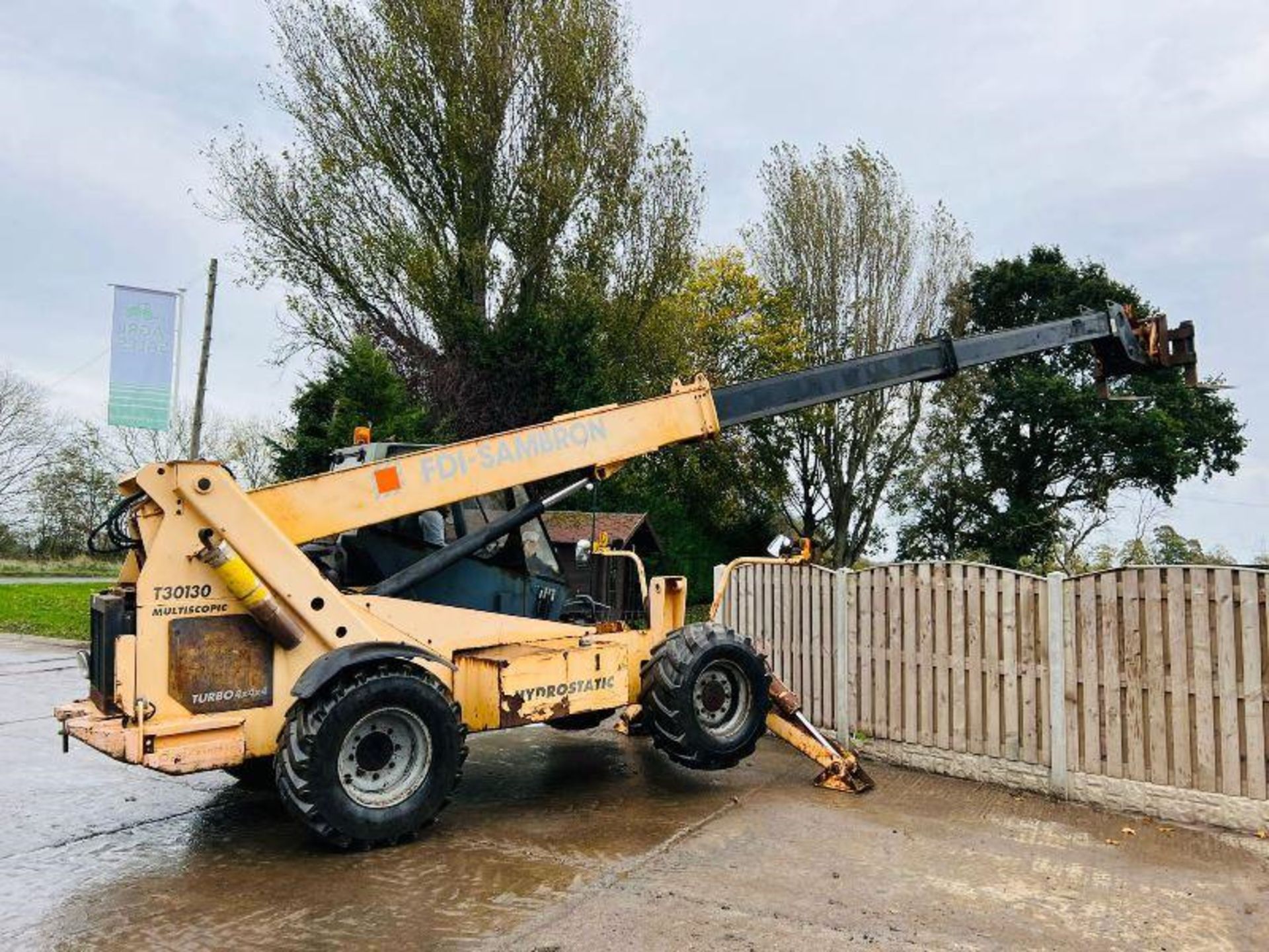 FDI-SAMBRON T30130 4WD TELEHANDLER * 13 METER REACH * C/W 2 X FRONT SUPPORT LEGS - Image 5 of 15