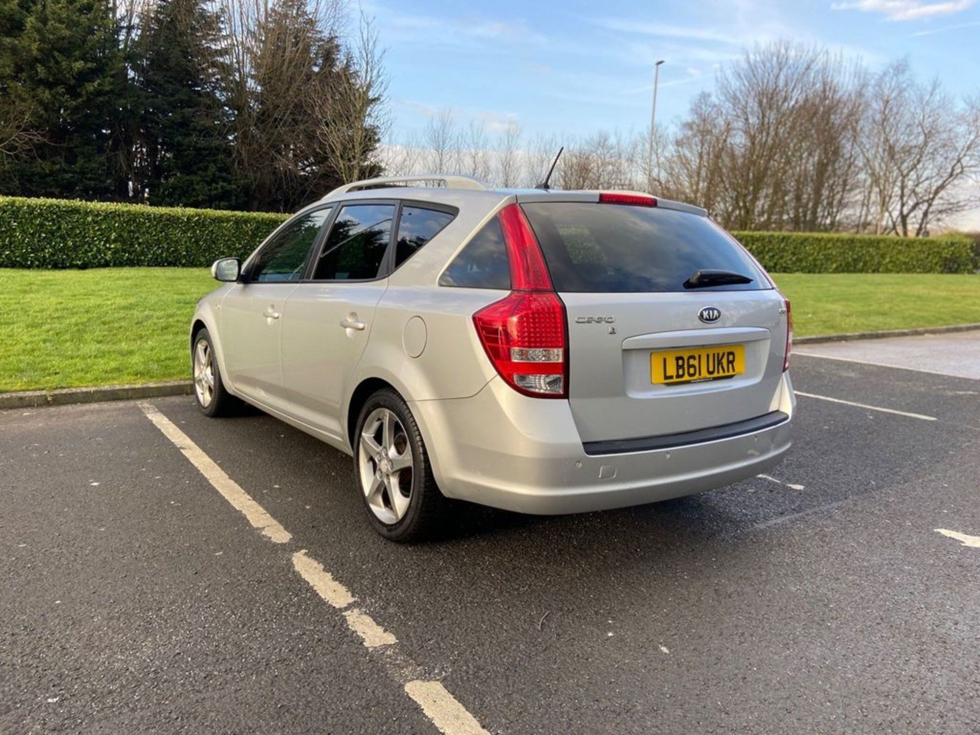 KIA CEED 1.6 CRDI 3 SPORTS WAGON EURO 5 5DR - Image 10 of 39