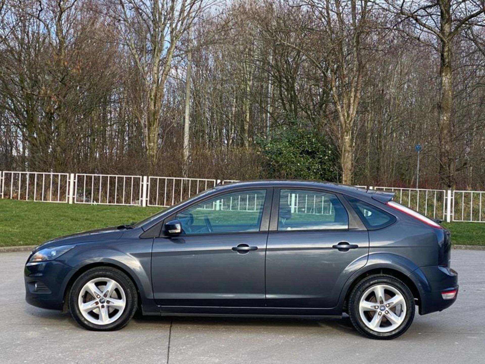 FORD FOCUS 1.6 TDCI DPF ZETEC 5DR 2010 (60 REG) - Image 7 of 83