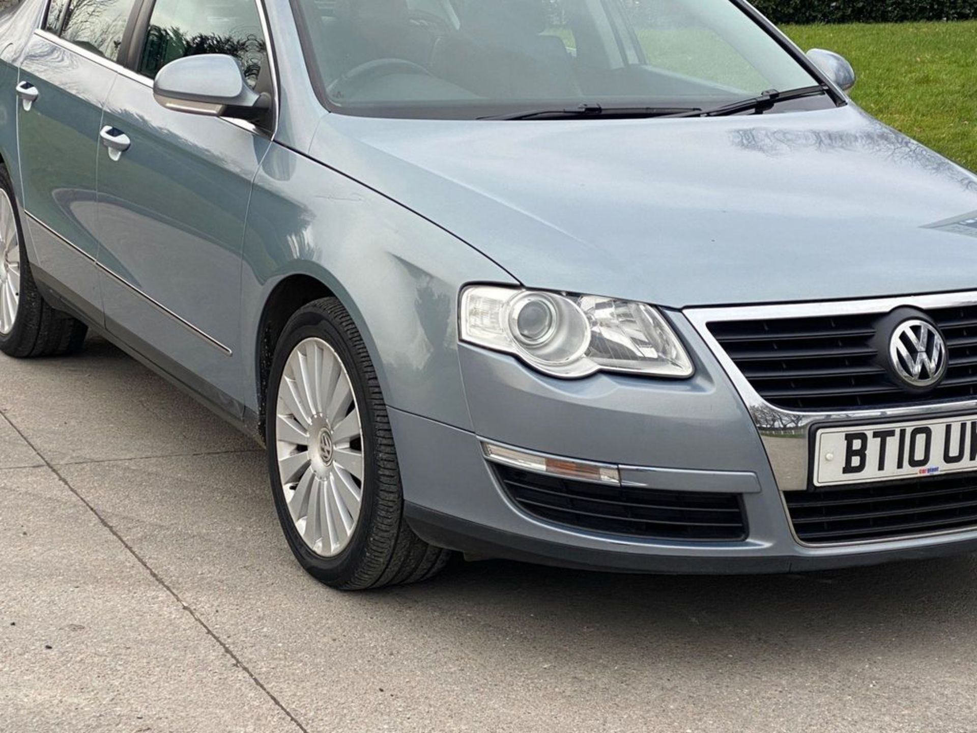 VOLKSWAGEN PASSAT 2.0 TDI BLUEMOTION TECH HIGHLINE EURO 5 (S/S) 4DR 2010 (10 REG) - Image 43 of 43