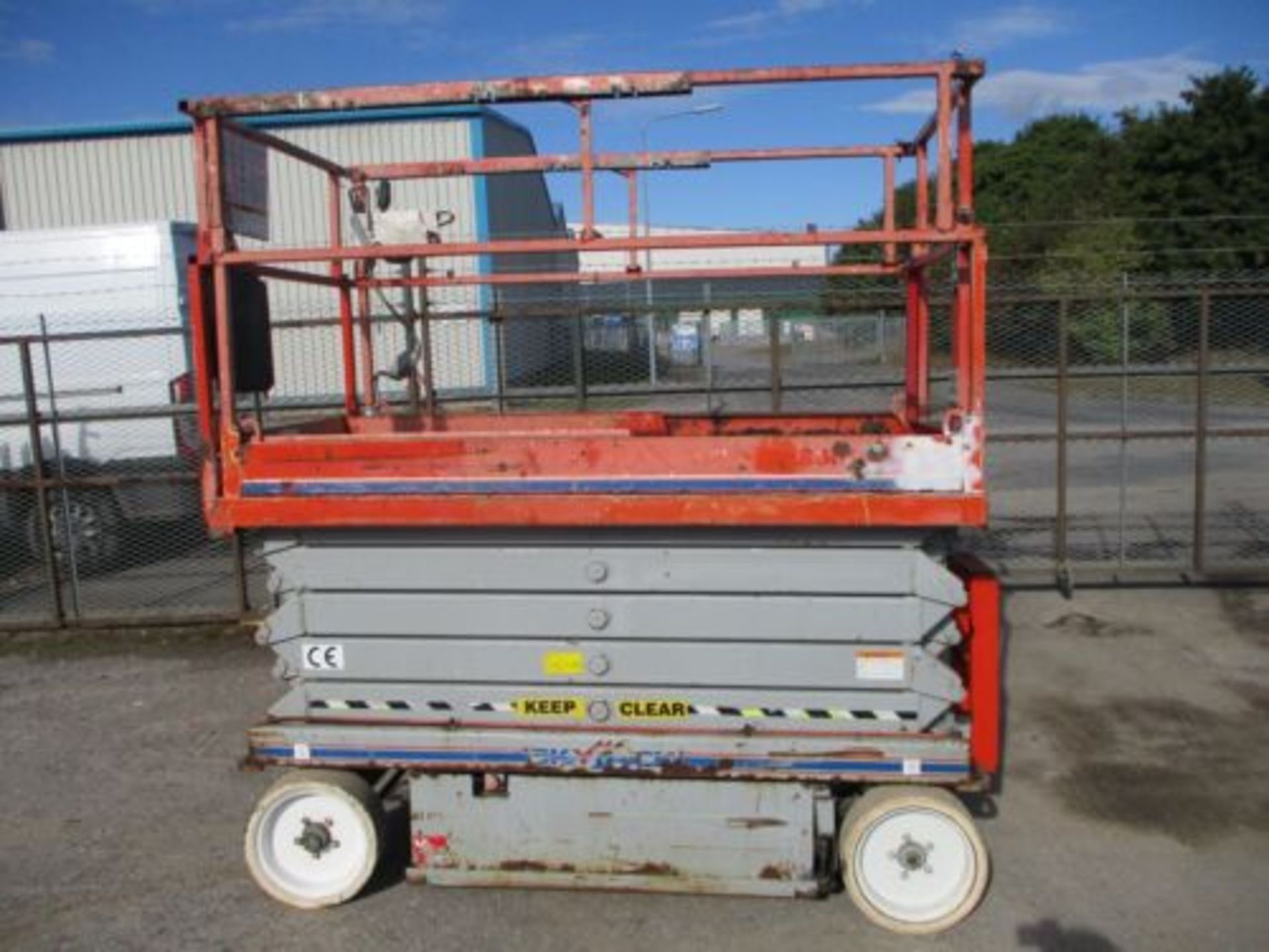 SKYJACK SJ4632 SCISSOR LIFT ACCESS PLATFORM CHERRY PICKER GENIE 3246 DELIVE - Image 9 of 12