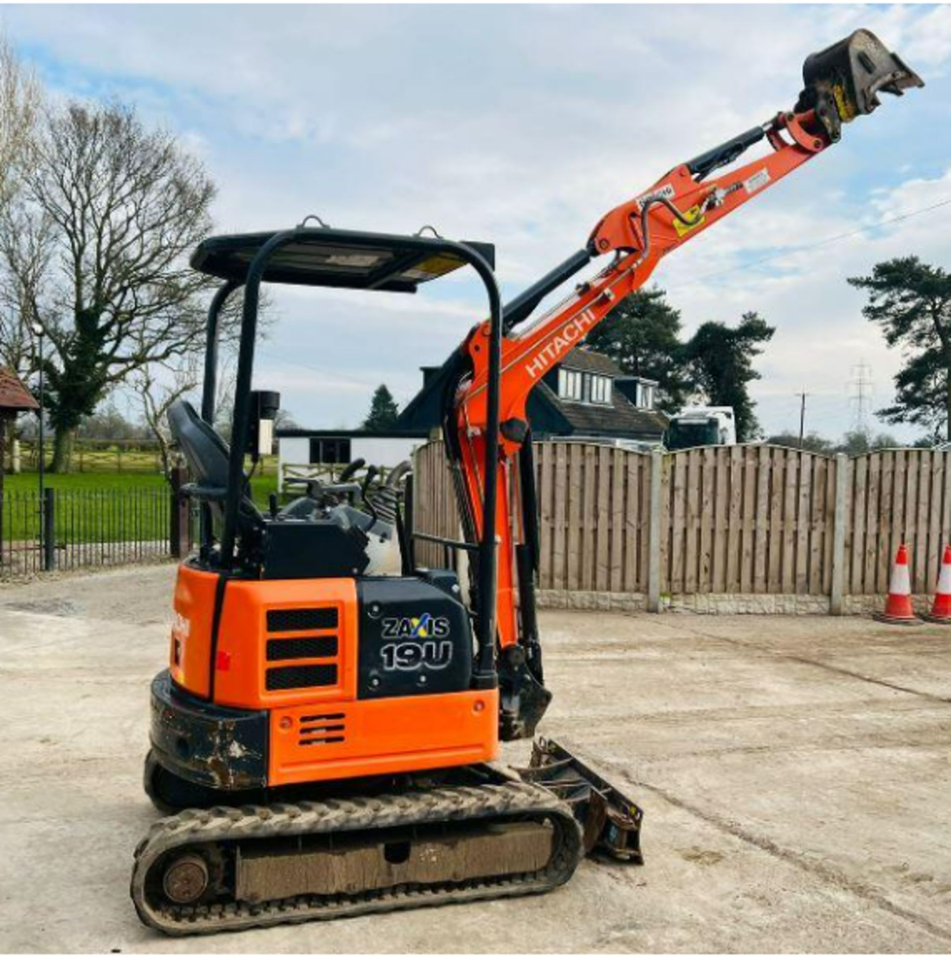 HITACHI ZX19U-5A EXCAVATOR *YEAR 2019 , 1152 HOURS* C/W EXPANDING TRACKS - Image 6 of 10